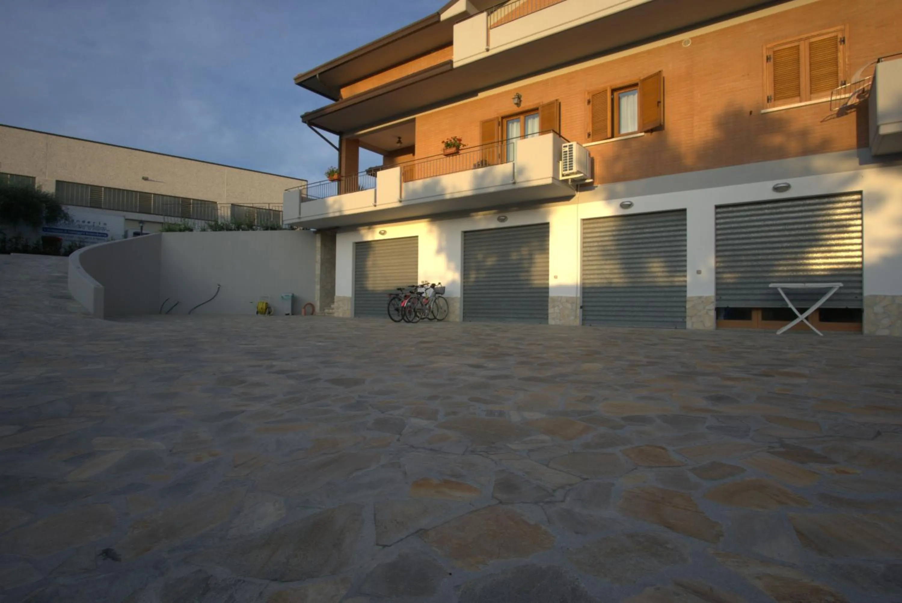 Property building in Villa Emilia