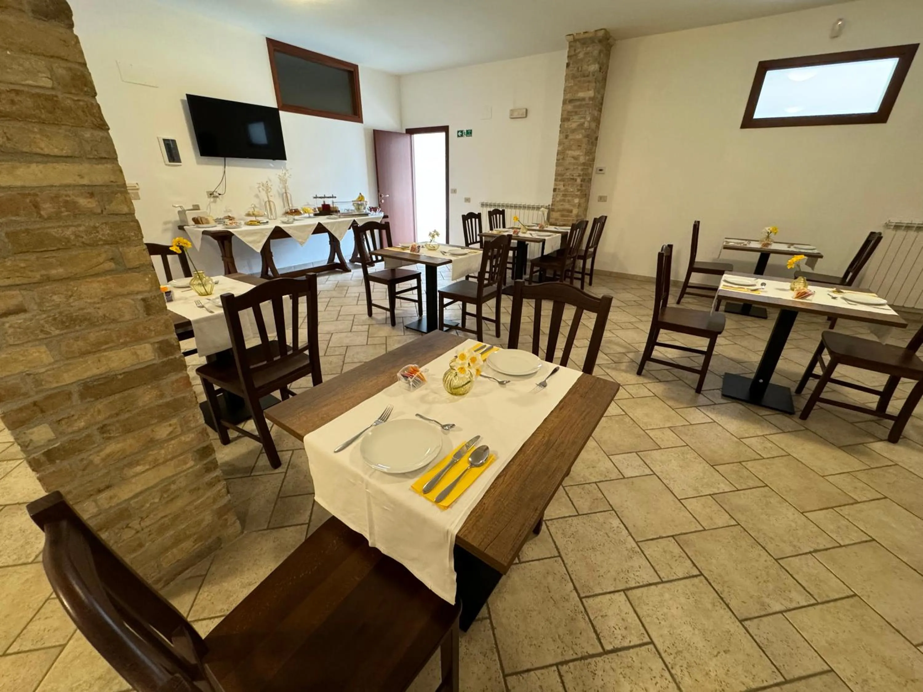 Breakfast in Villa Emilia