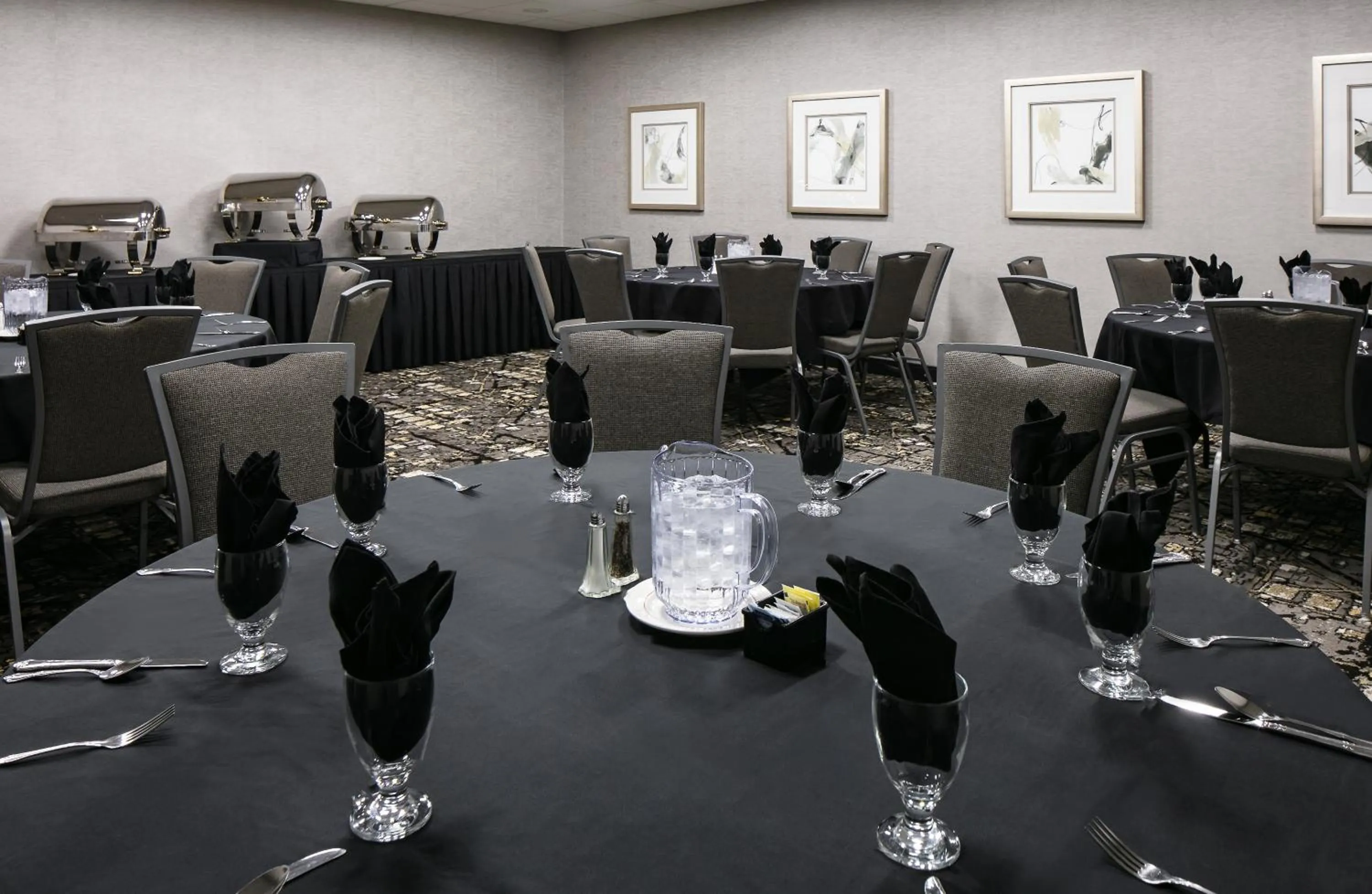 Meeting/conference room in Holiday Inn Hotel & Suites Des Moines-Northwest by IHG