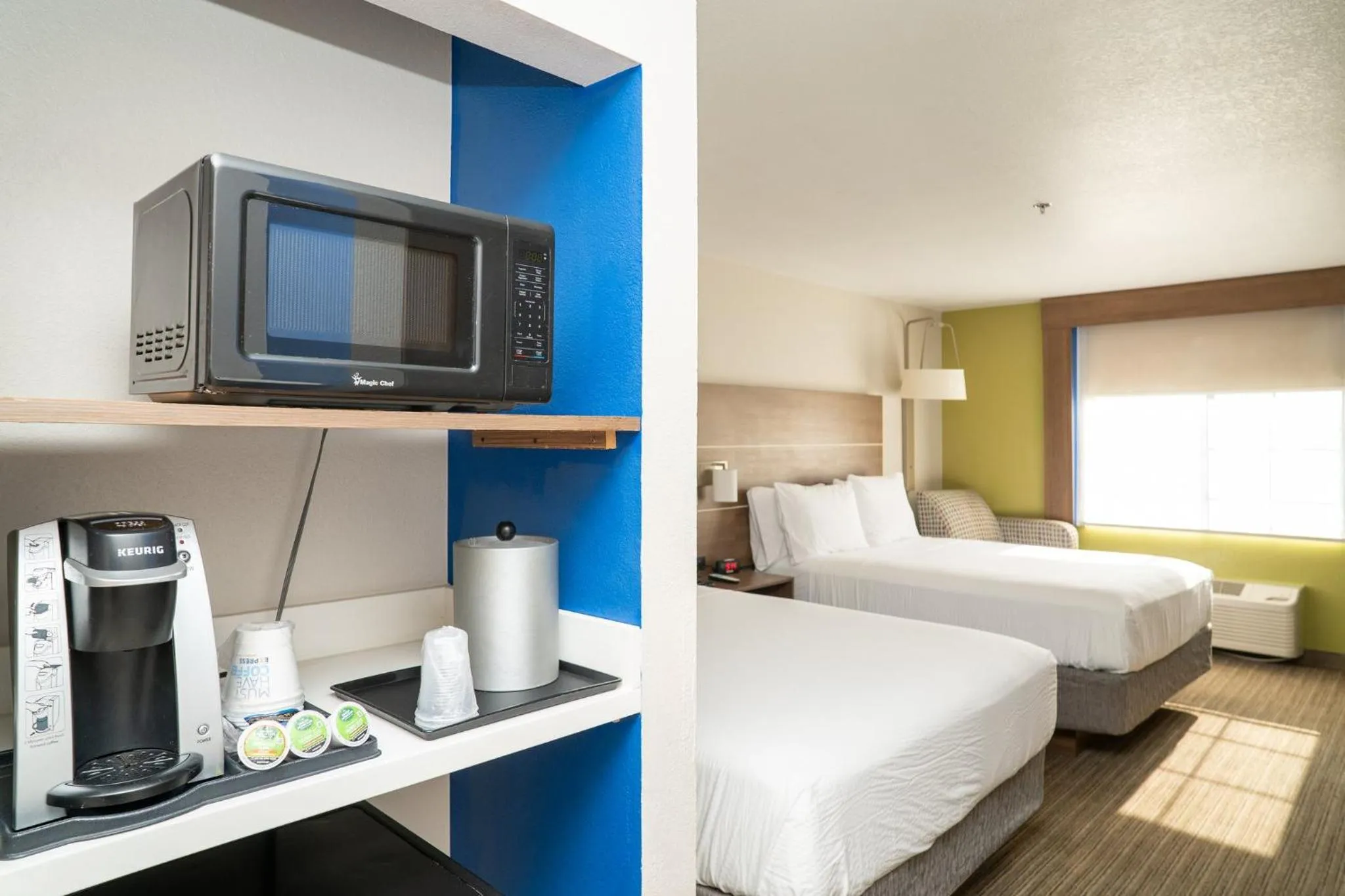 Photo of the whole room, Bed in Holiday Inn Express Hotel & Suites Hesperia by IHG