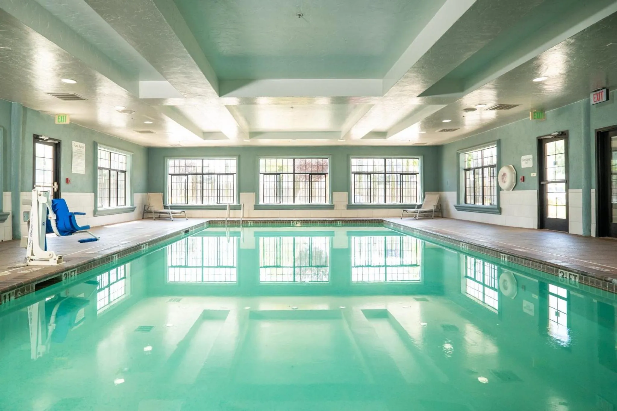 Swimming pool in Holiday Inn Express Hotel & Suites Hesperia by IHG