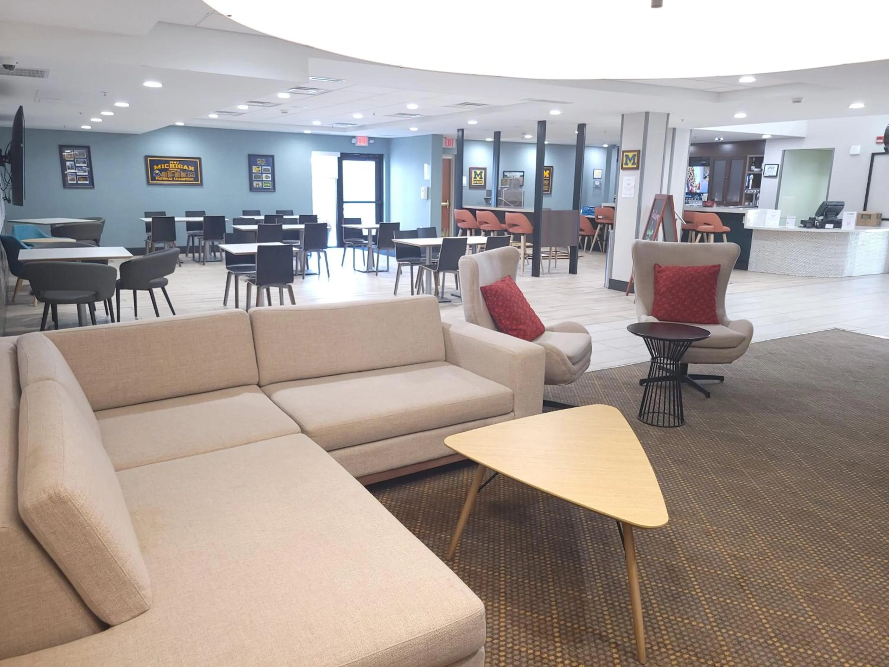 Restaurant/places to eat in Holiday Inn Hotel & Suites Ann Arbor University of Michigan Area by IHG