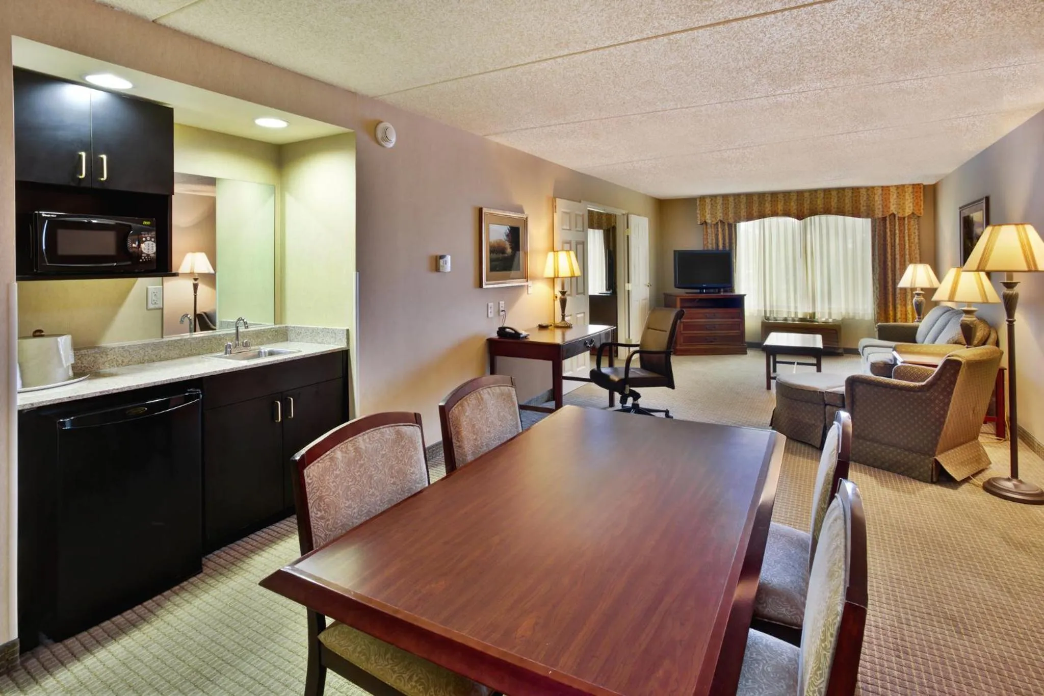 Photo of the whole room in Holiday Inn Hotel & Suites Ann Arbor University of Michigan Area by IHG