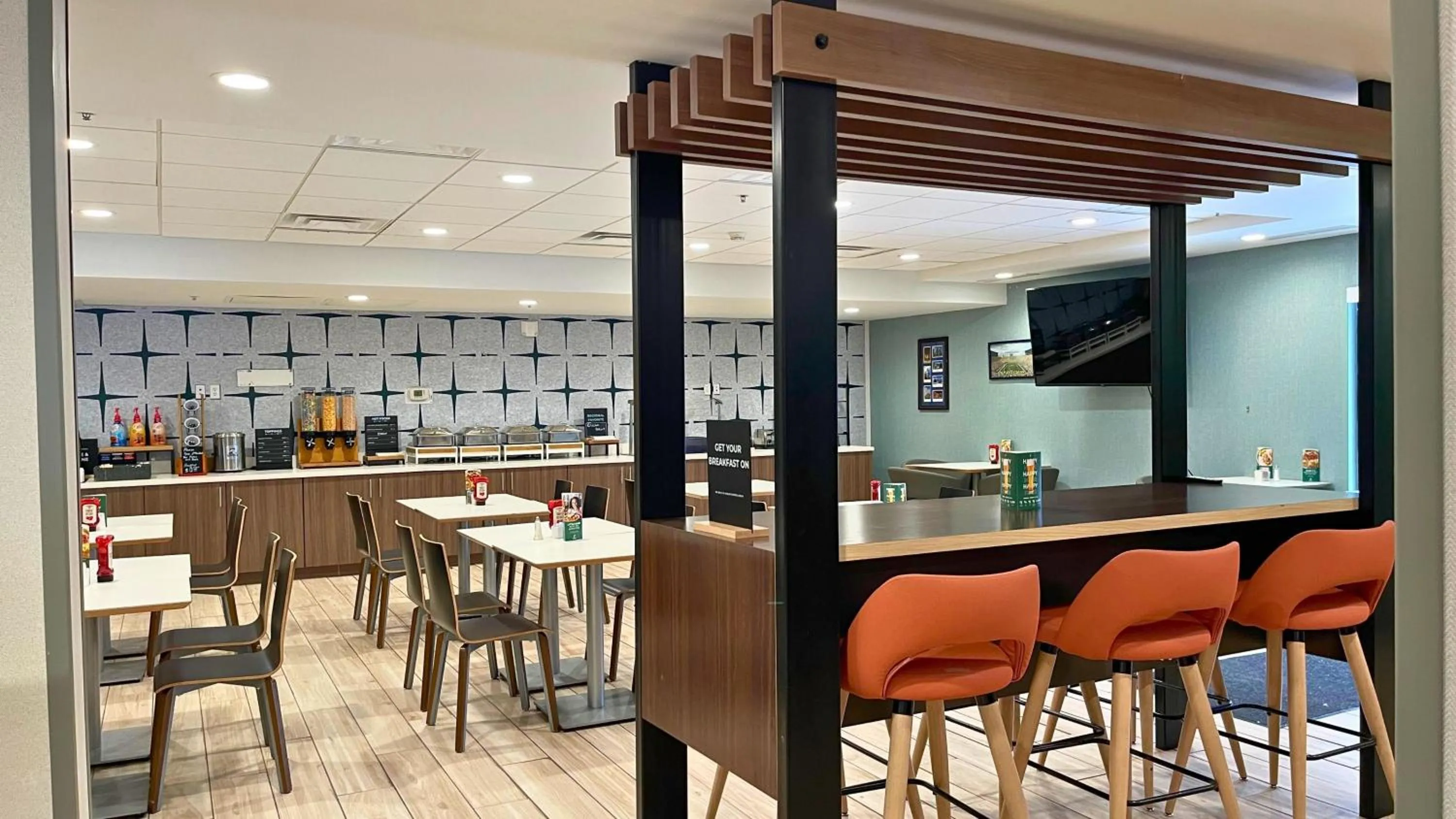 Restaurant/places to eat in Holiday Inn Hotel & Suites Ann Arbor University of Michigan Area by IHG