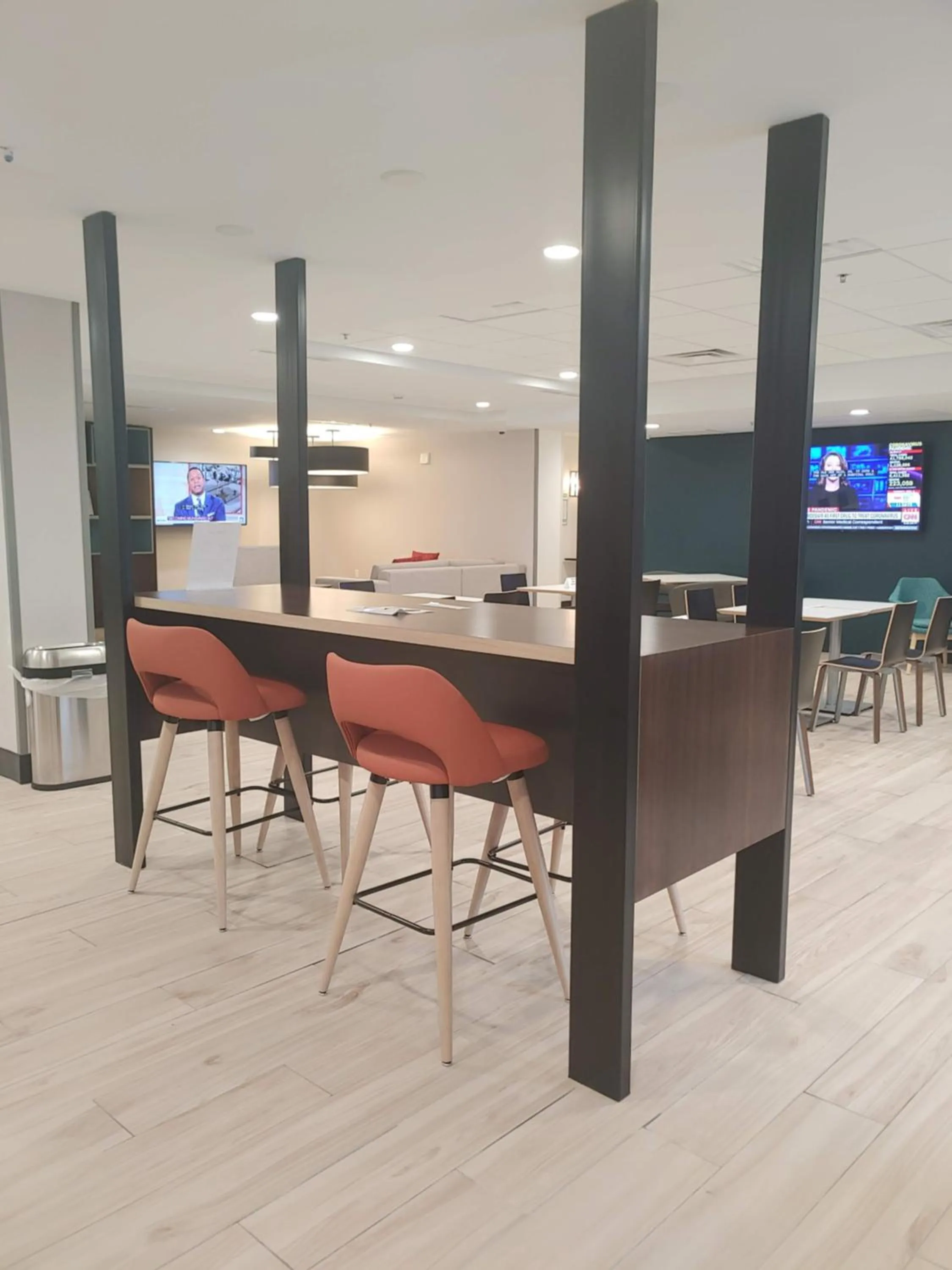 Restaurant/places to eat in Holiday Inn Hotel & Suites Ann Arbor University of Michigan Area by IHG