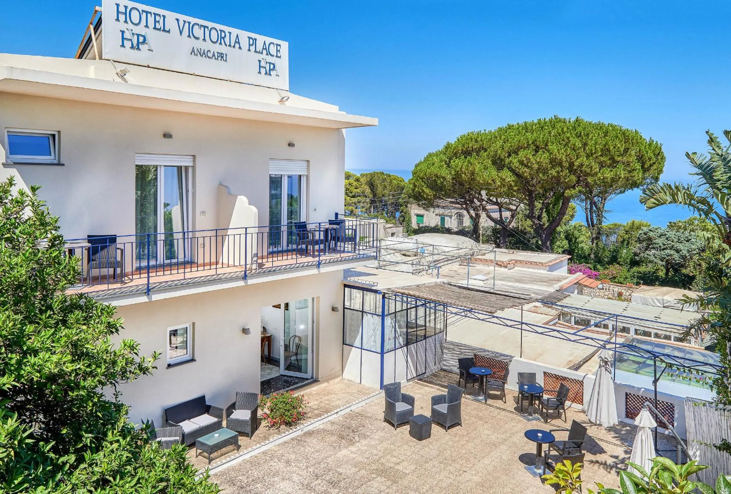 Property building in Hotel Victoria Place