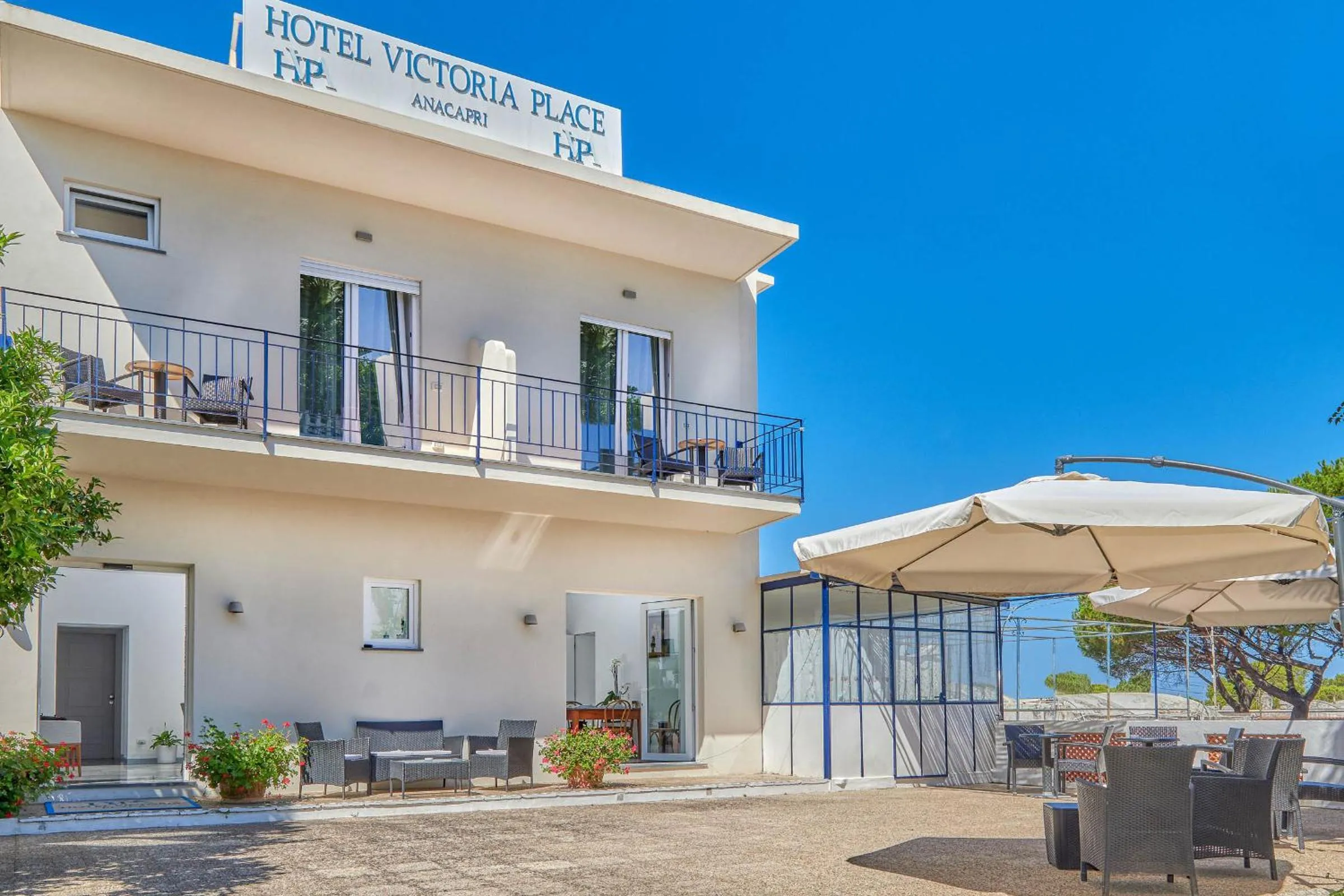 Property building in Hotel Victoria Place