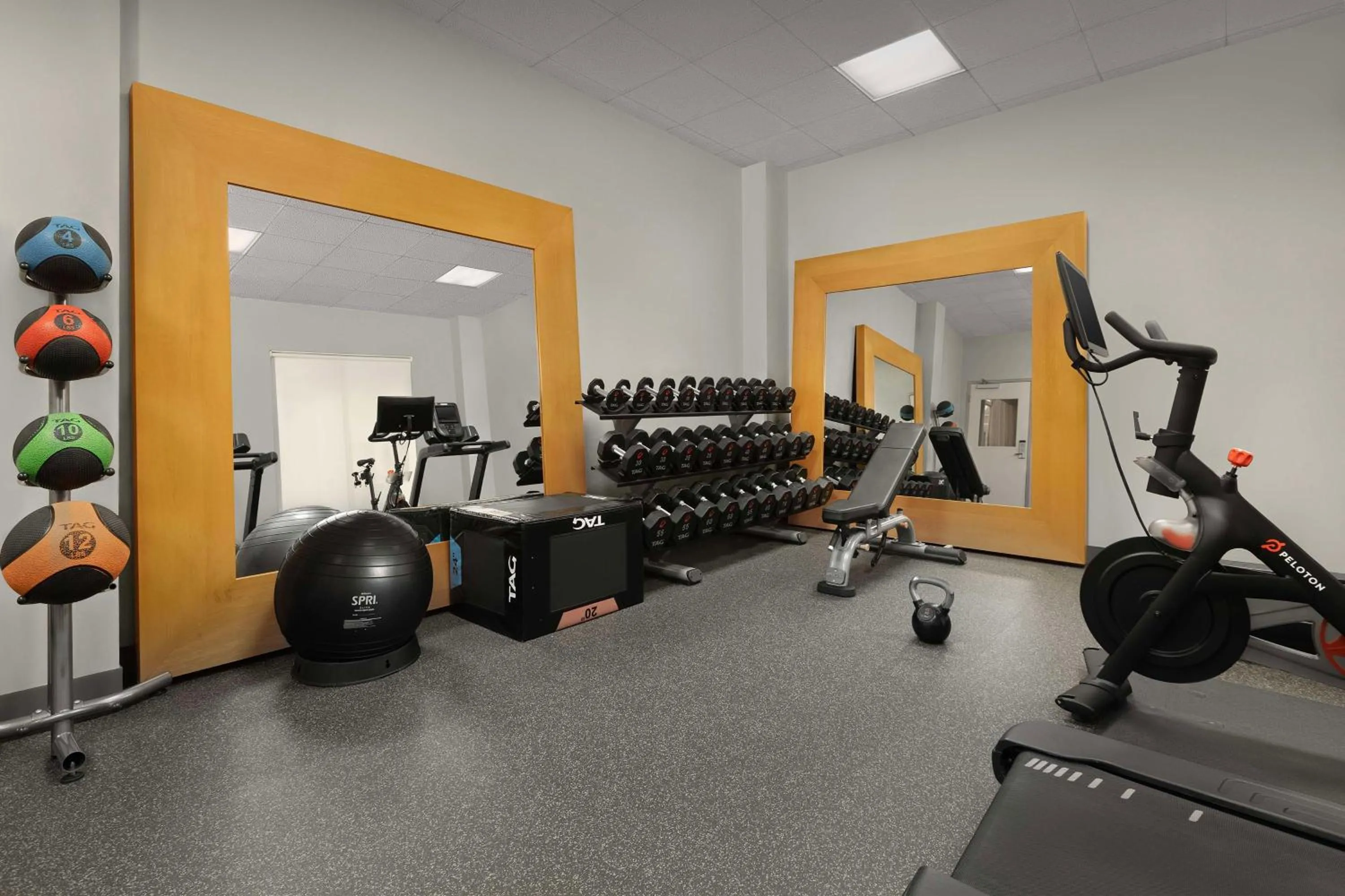 Fitness centre/facilities in Hilton Garden Inn Raleigh Capital Blvd I-540