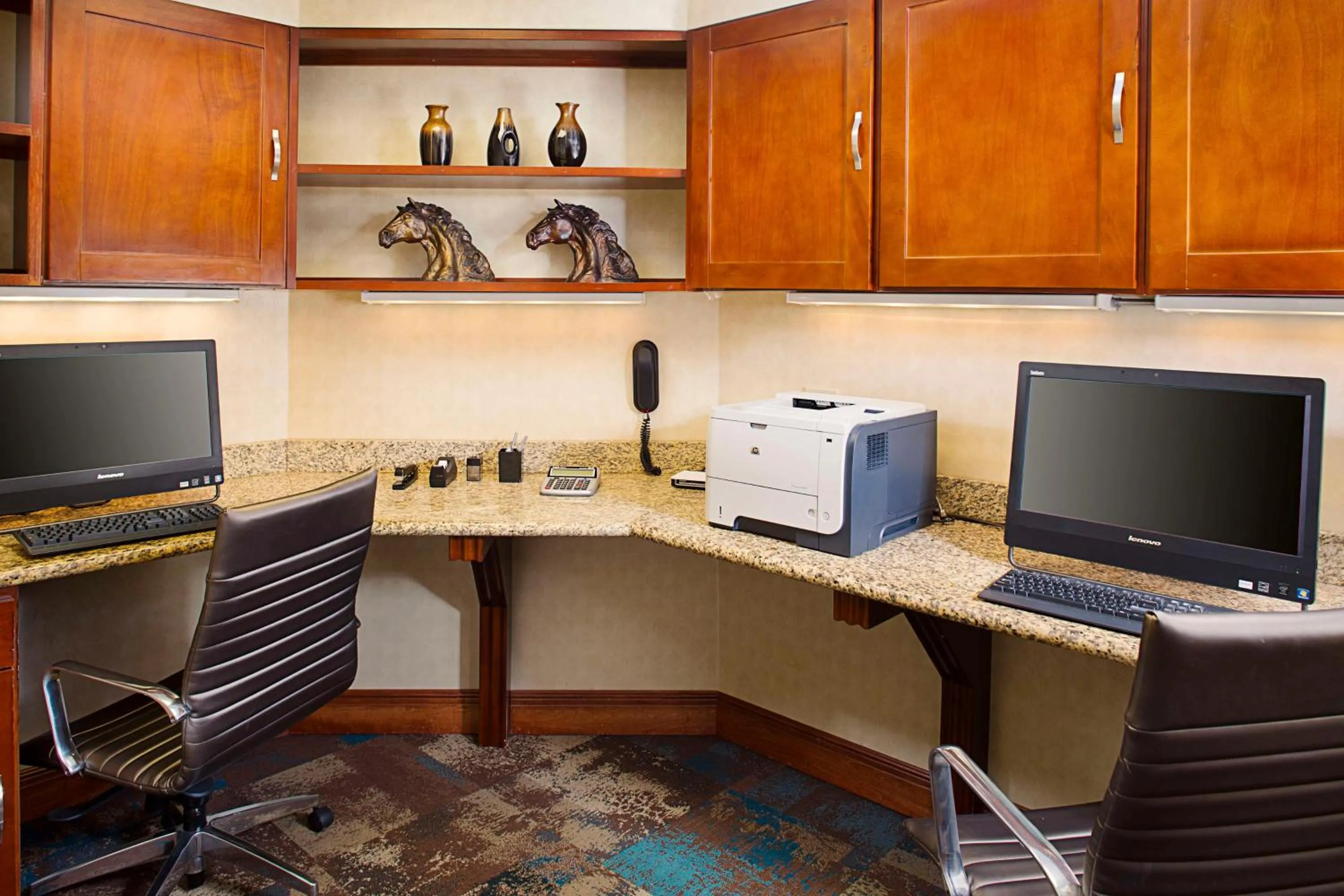 Business facilities in Hampton Inn & Suites - Mansfield