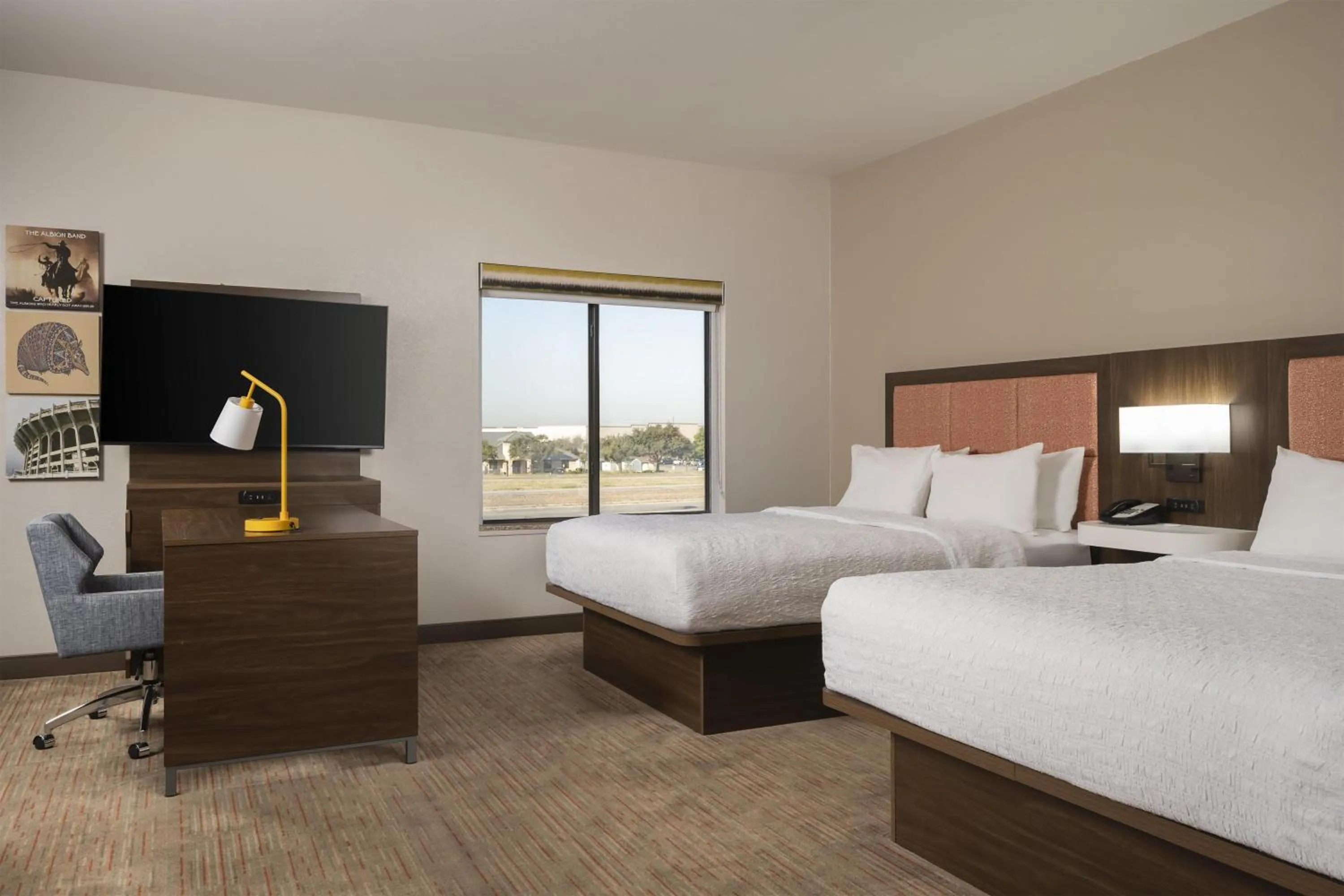 Bedroom, Bed in Hampton Inn & Suites - Mansfield