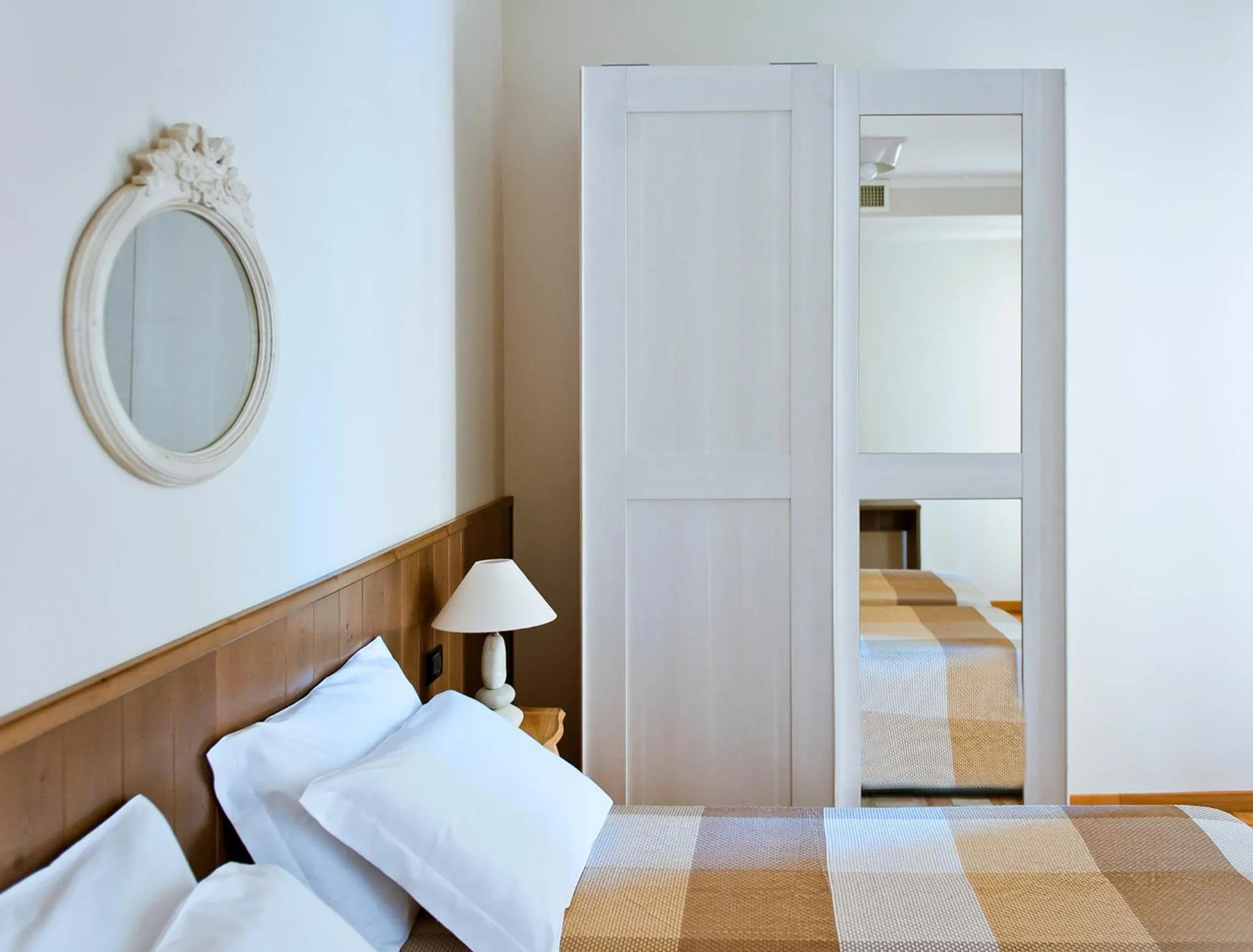 Decorative detail, Bed in Hotel Ambassador