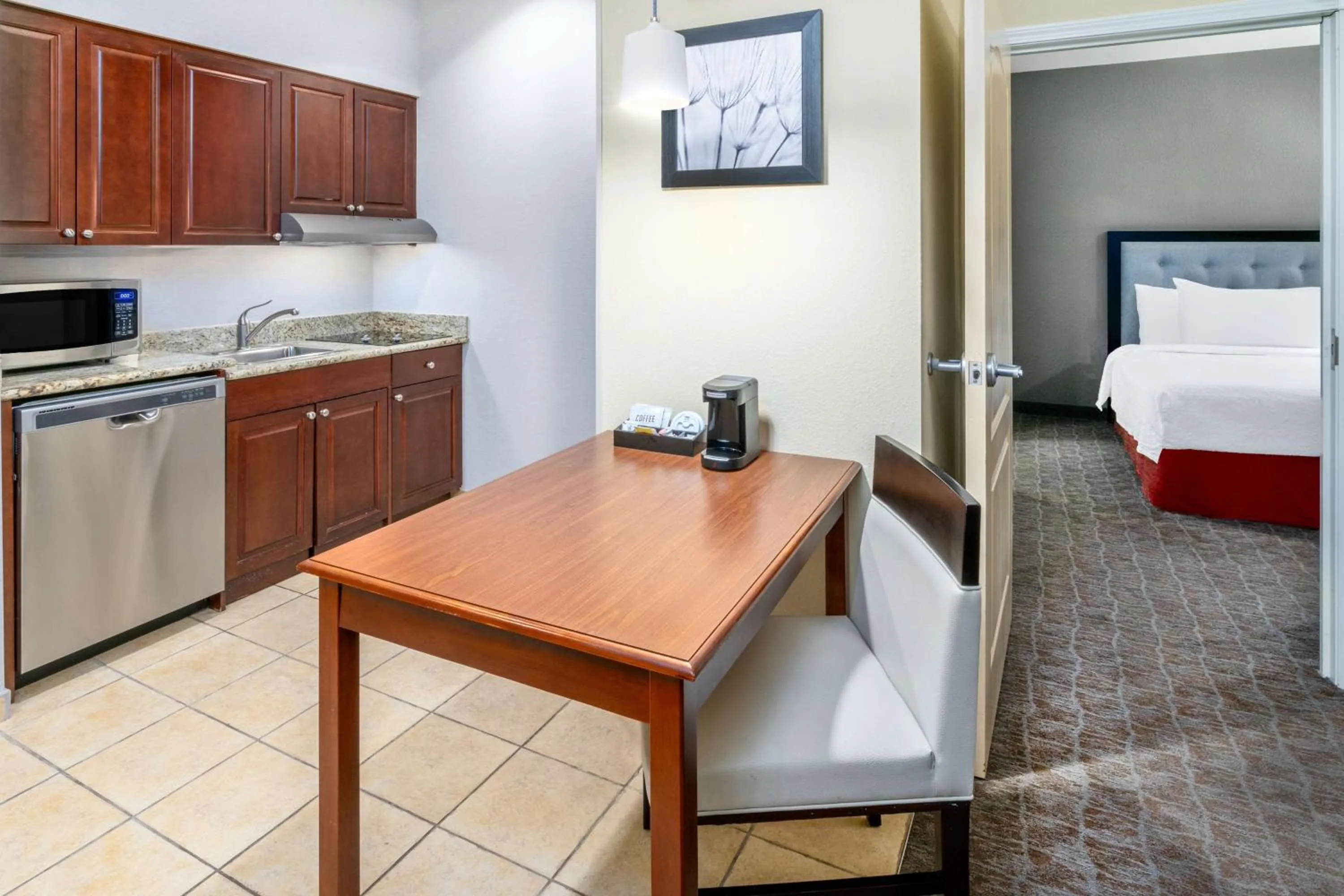 Kitchen or kitchenette, Bed in Homewood Suites by Hilton Denver - Littleton