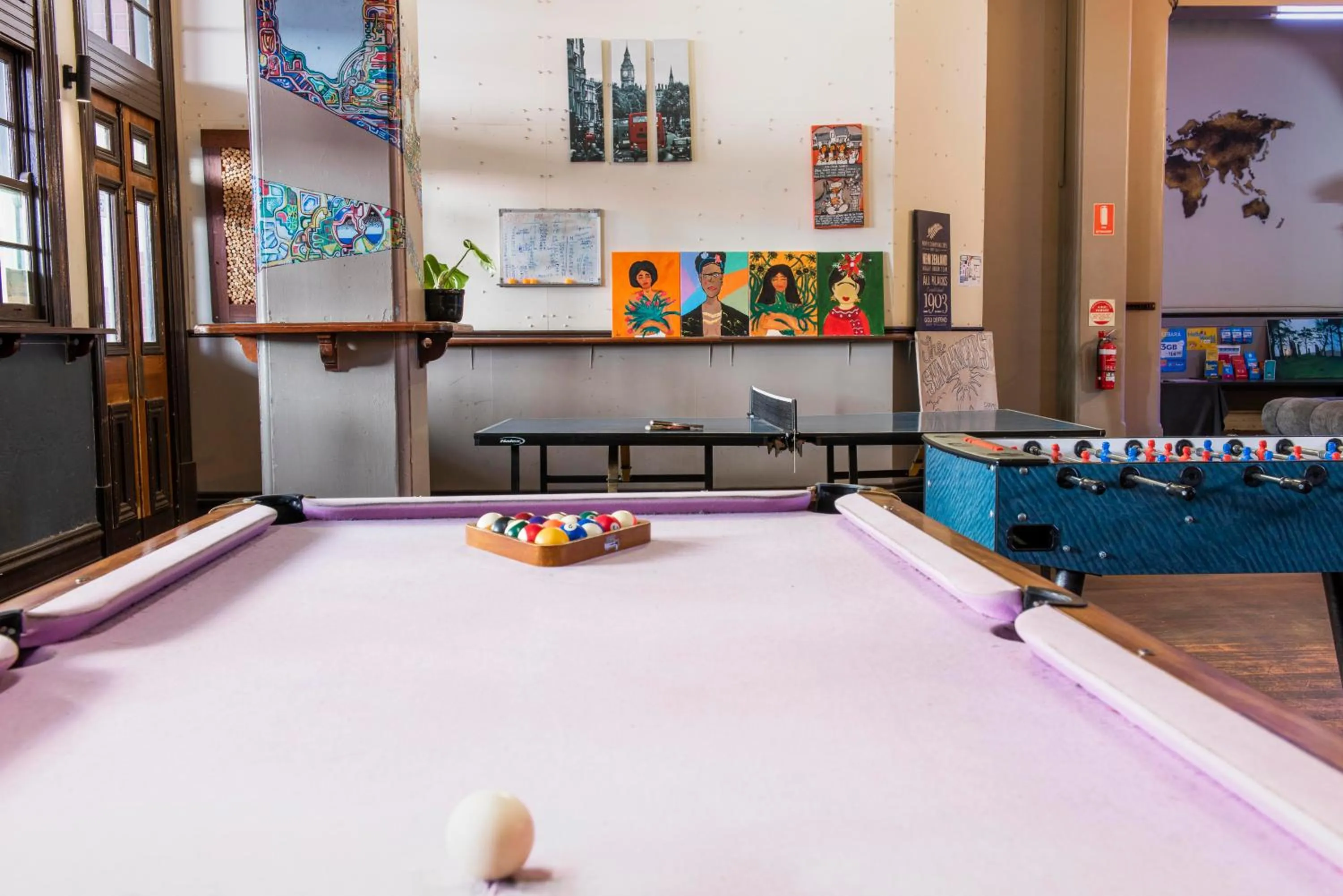 Billiard in Sundancer Backpackers Hostel