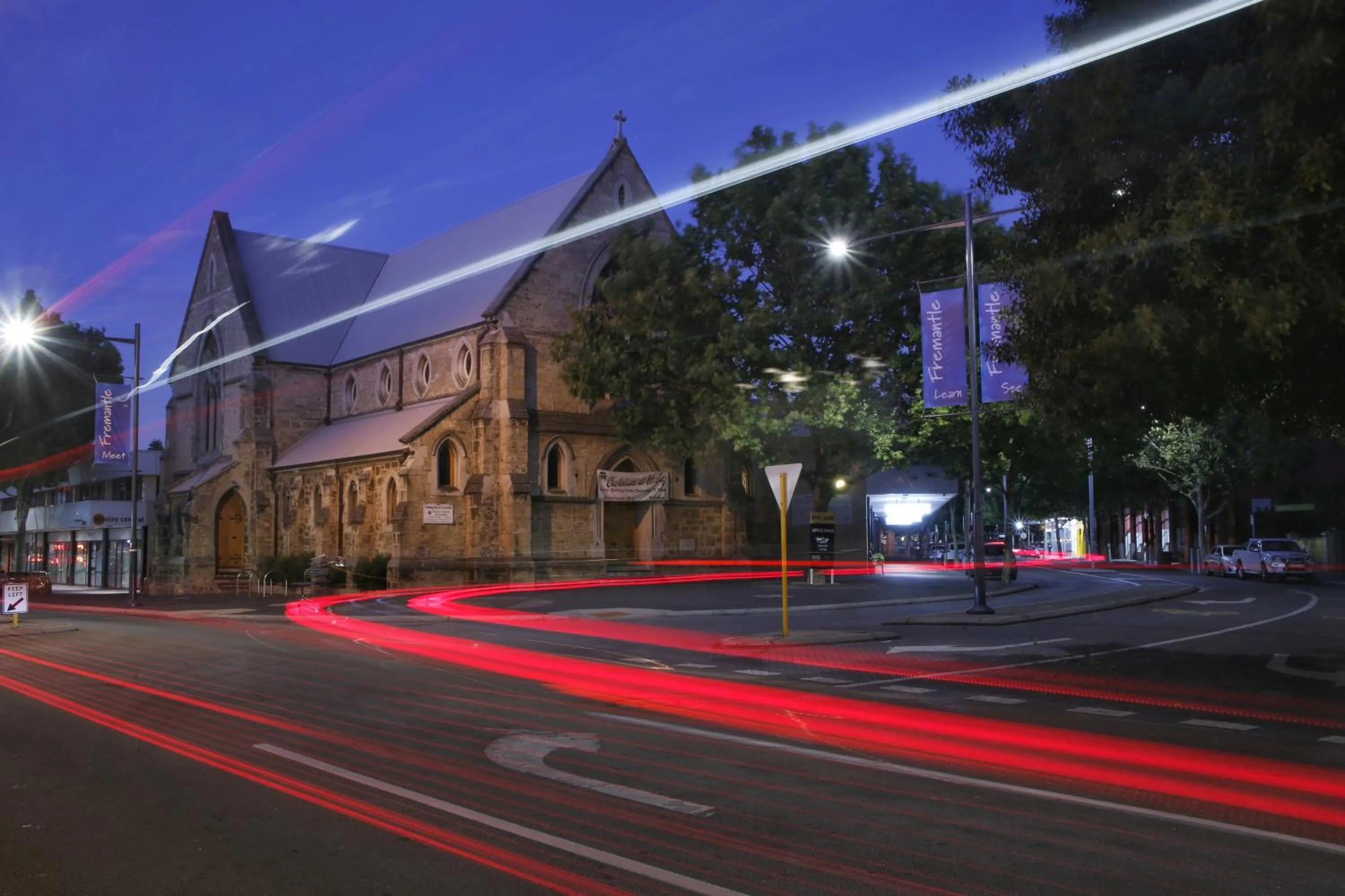 Property building in Sundancer Backpackers Hostel