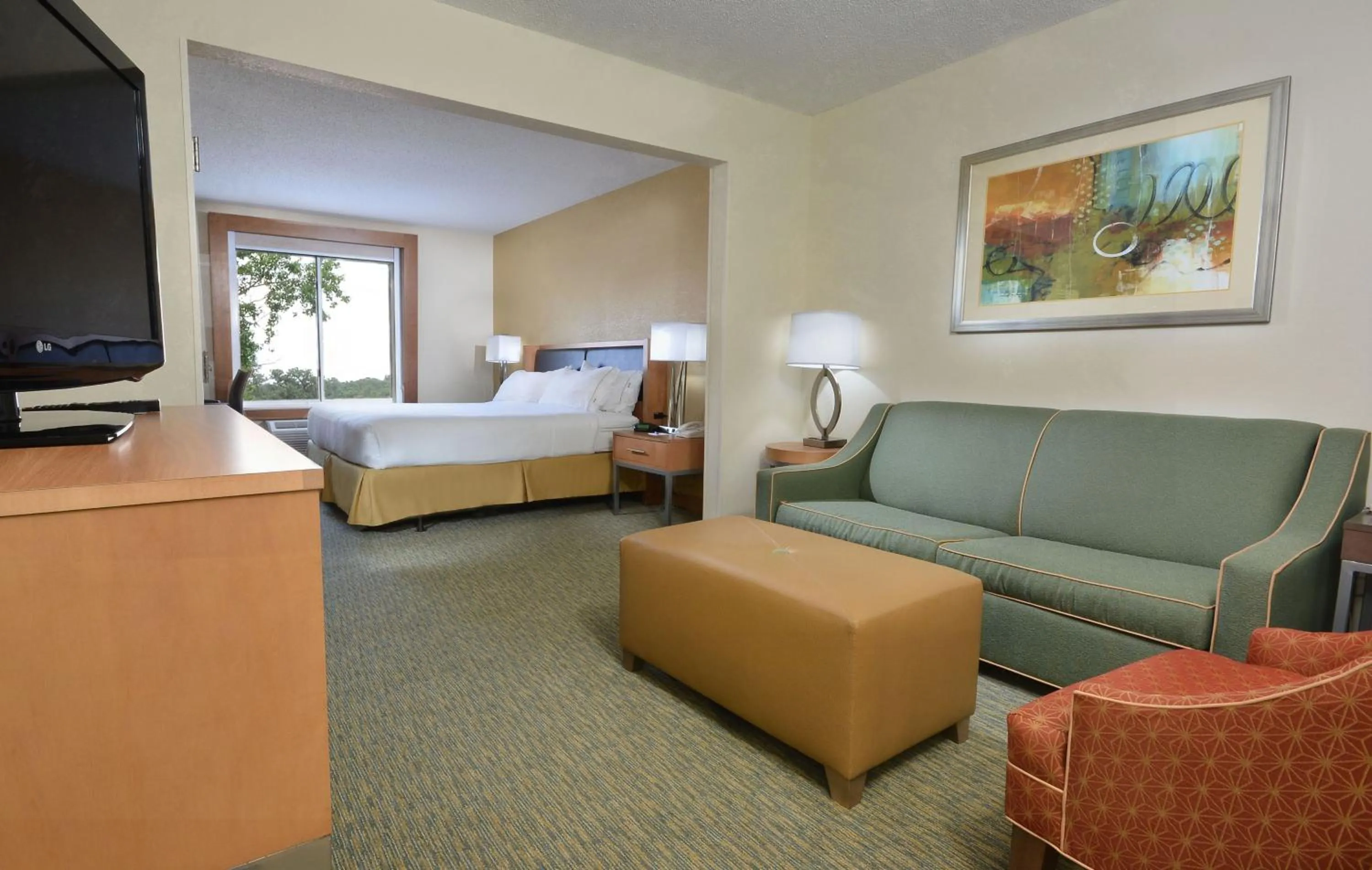 Living room, Bed in Holiday Inn Express Hotel & Suites High Point South by IHG