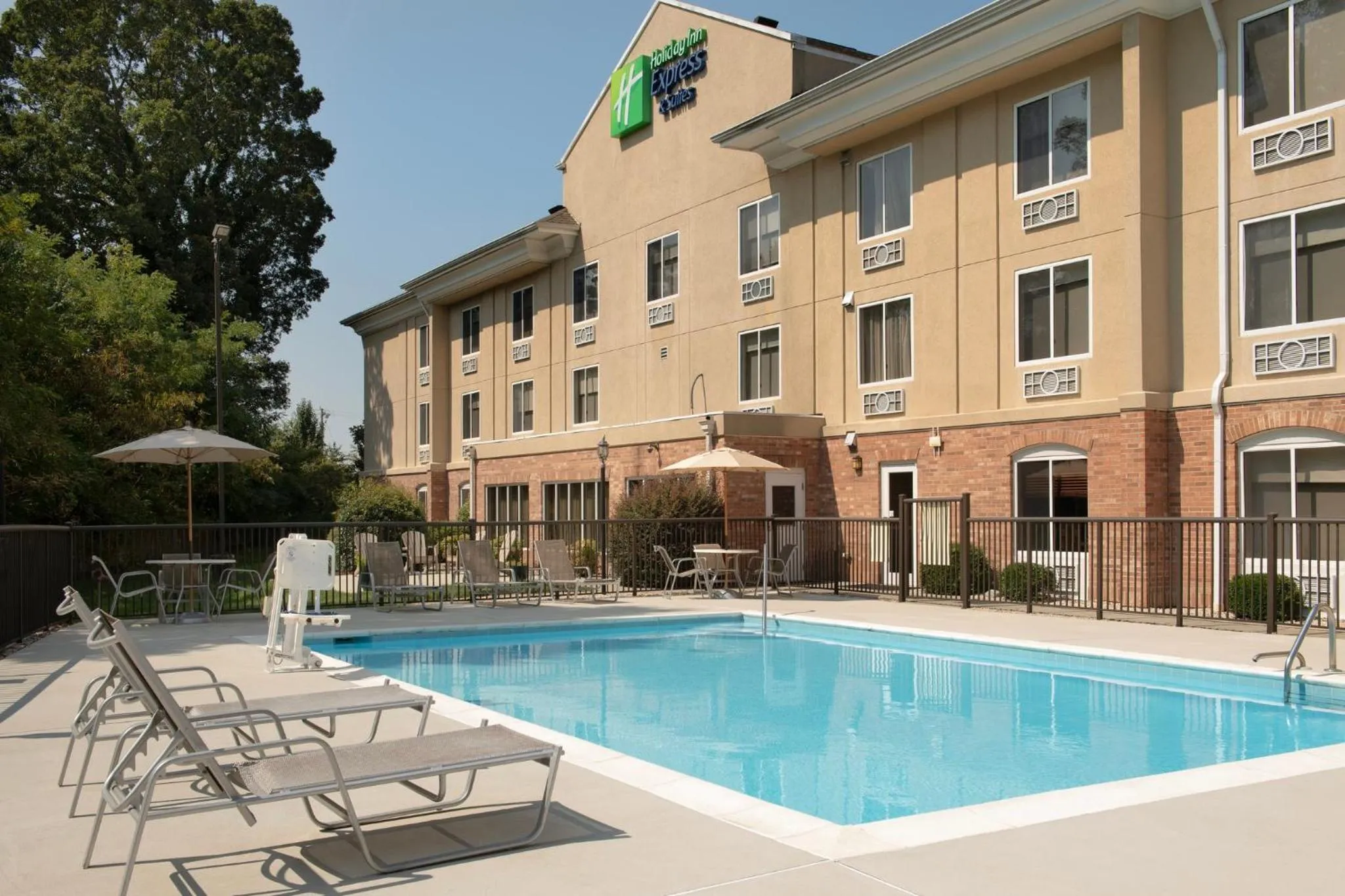 Swimming pool in Holiday Inn Express Hotel & Suites High Point South by IHG
