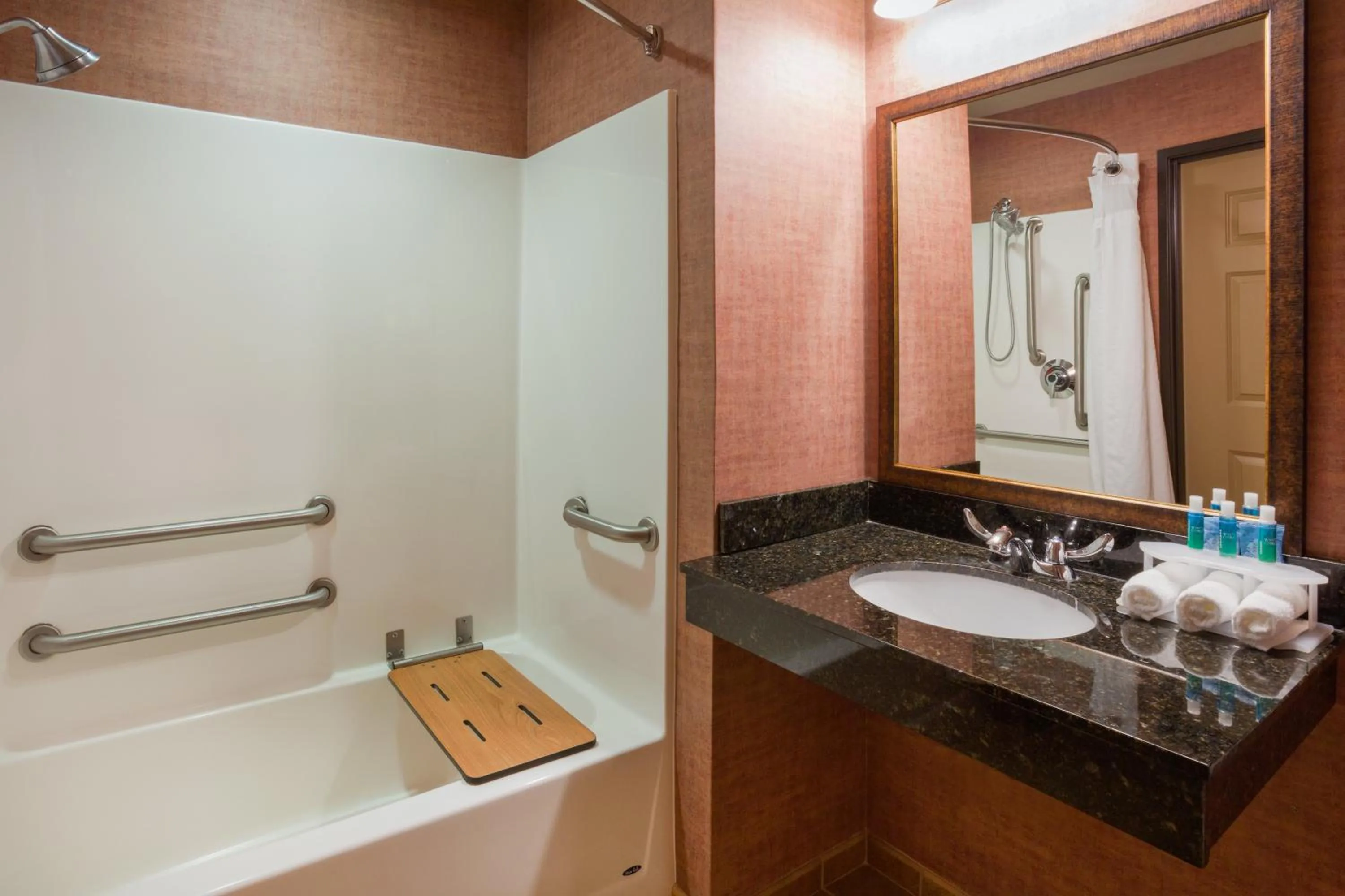 Photo of the whole room in Holiday Inn Express Hotel & Suites Brainerd-Baxter by IHG