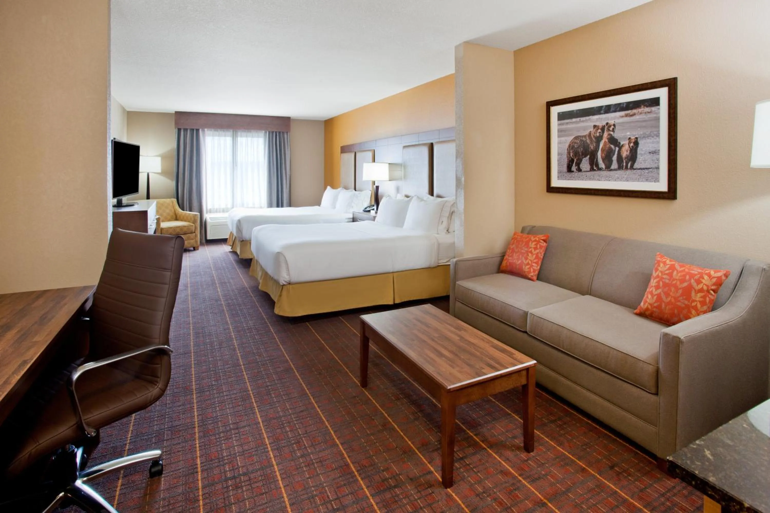 Photo of the whole room, Bed in Holiday Inn Express Hotel & Suites Brainerd-Baxter by IHG