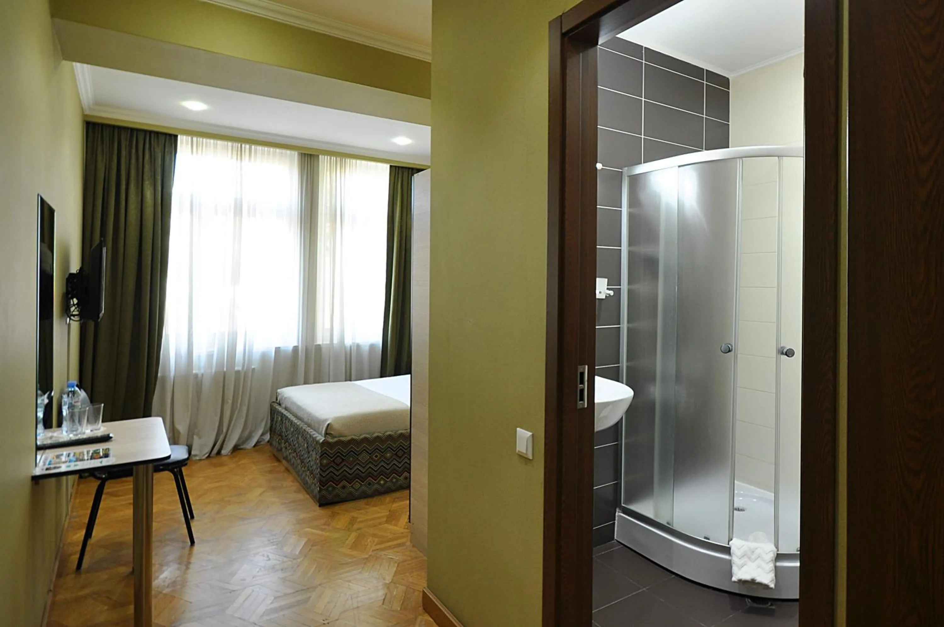 Photo of the whole room in Hotel Frida