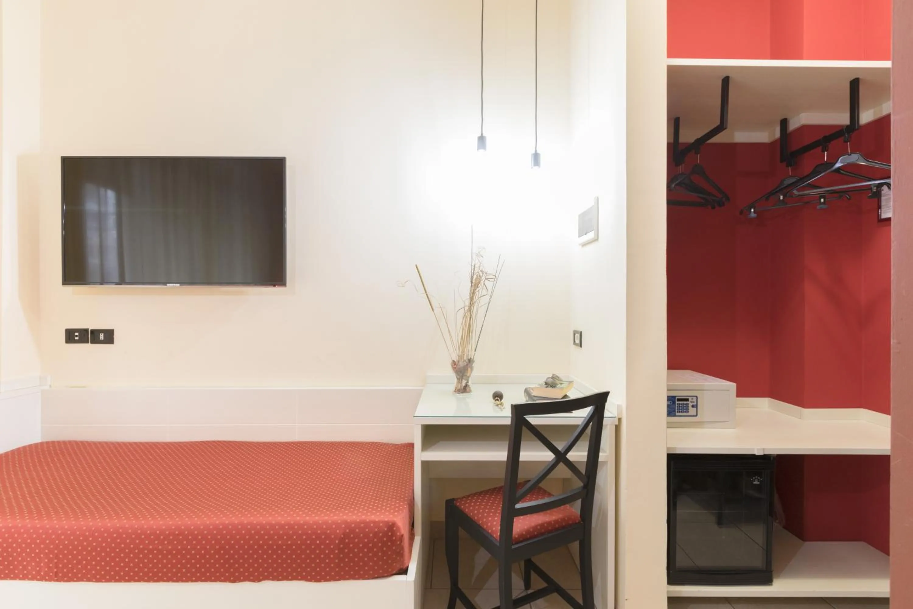 Photo of the whole room in Hotel La Baia