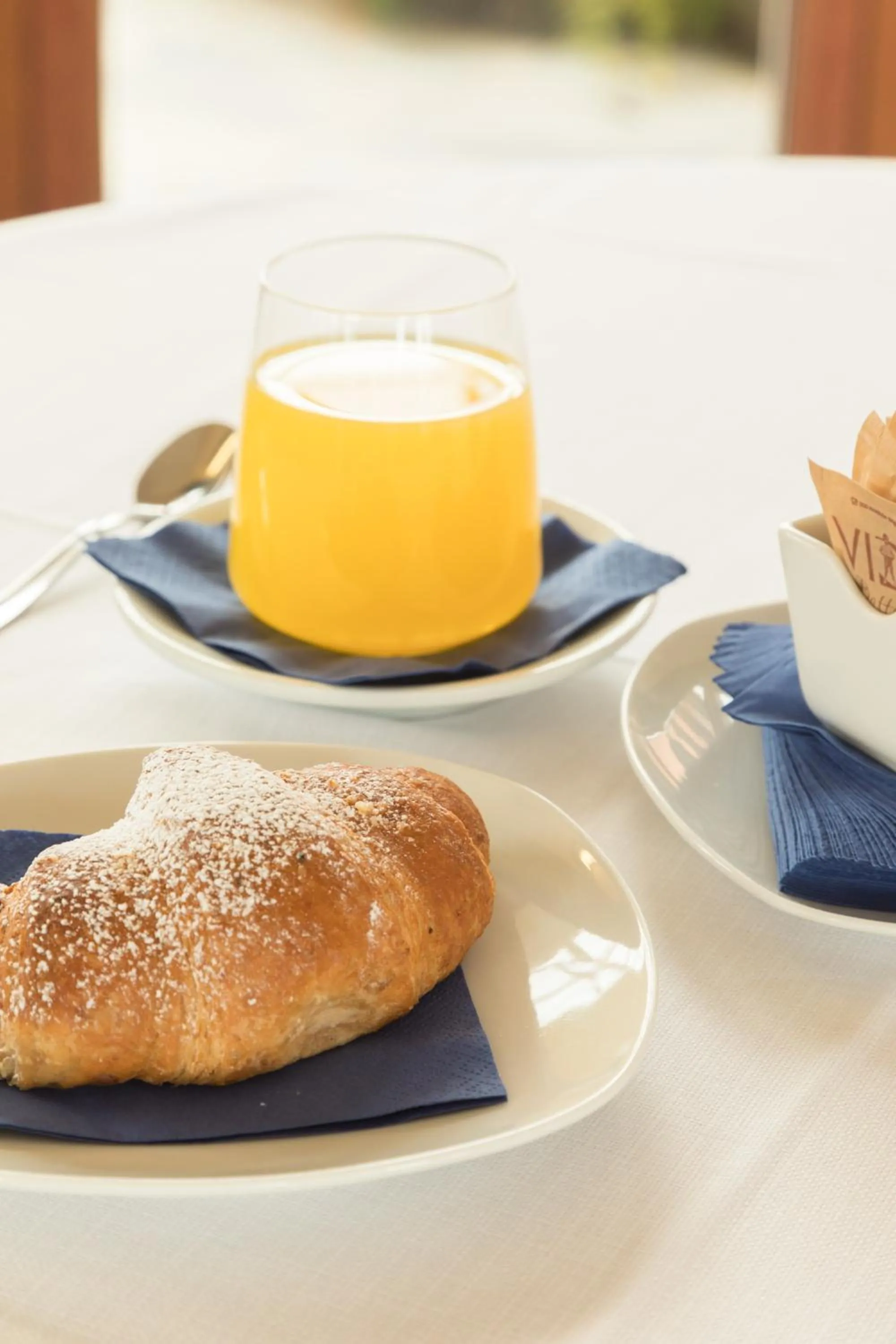 Restaurant/places to eat in Hotel La Baia