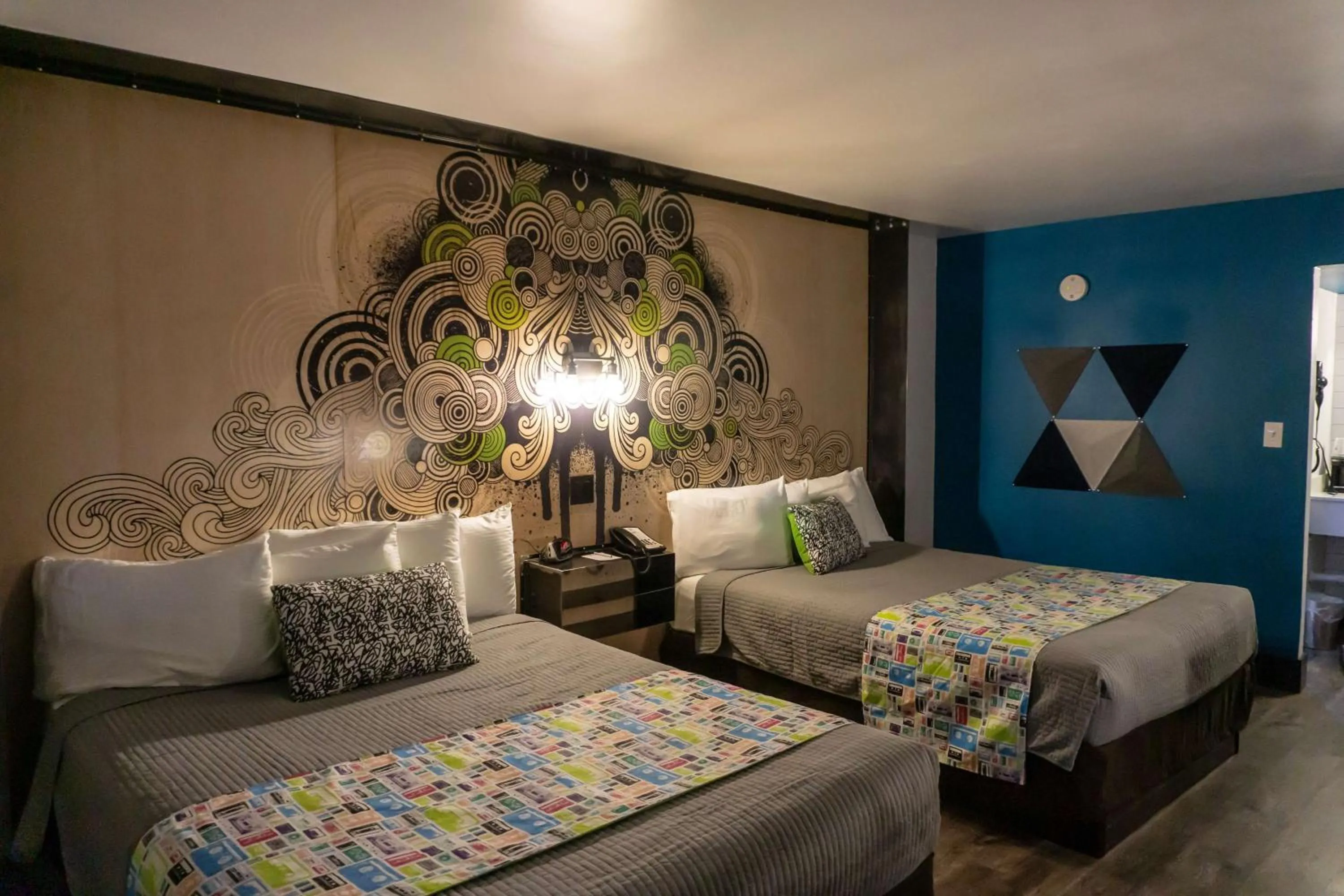 Photo of the whole room, Bed in Downtown Phoenix Hotel