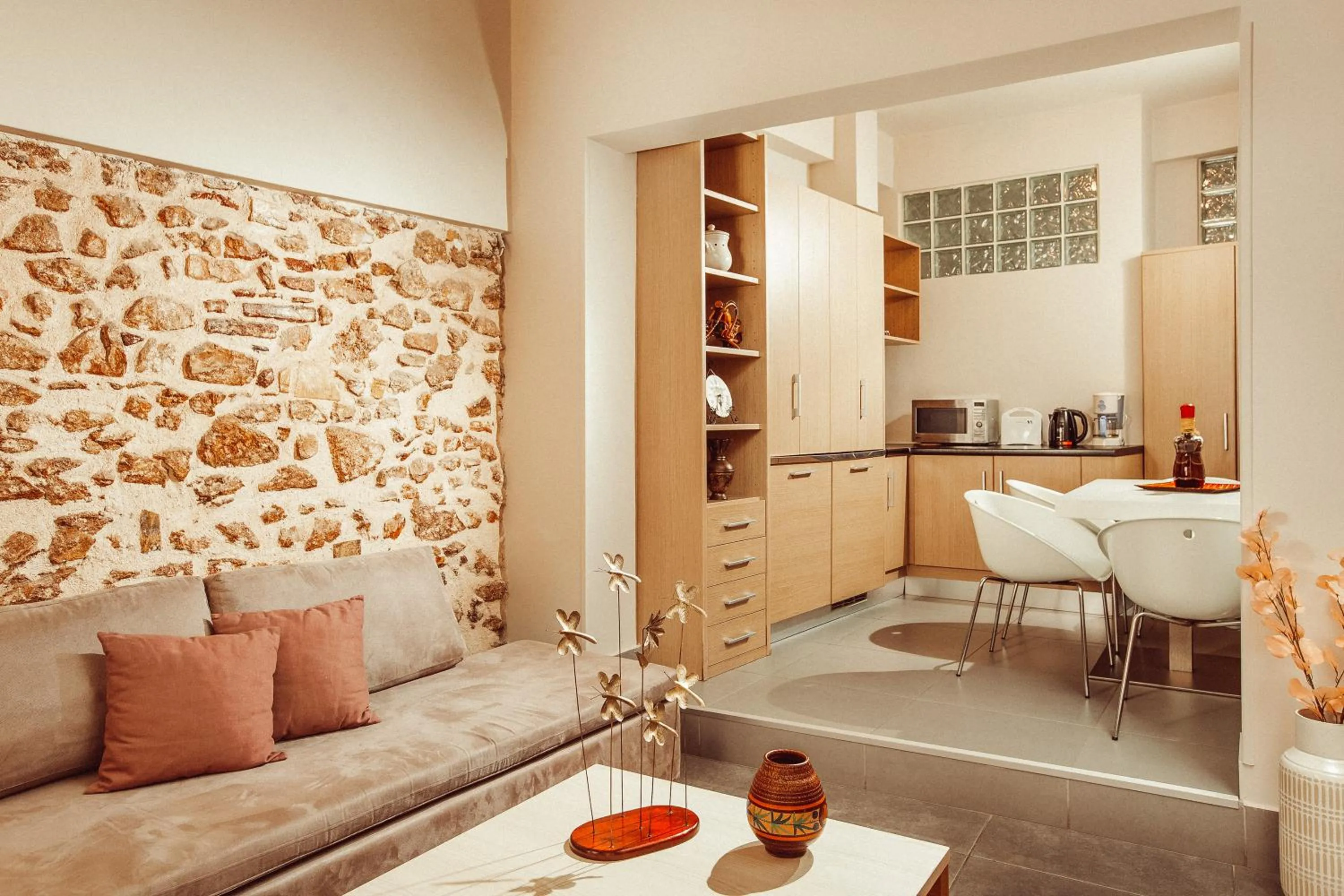 Coffee/tea facilities in Suitas