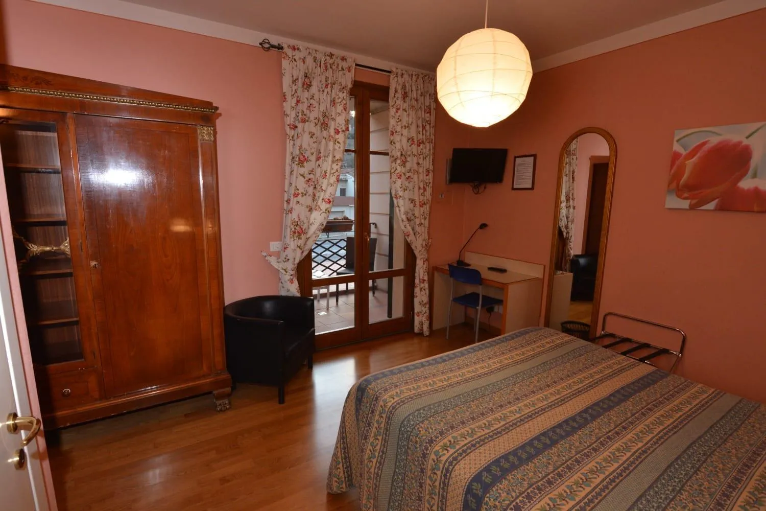 Photo of the whole room in Albergo Casa Al Sole
