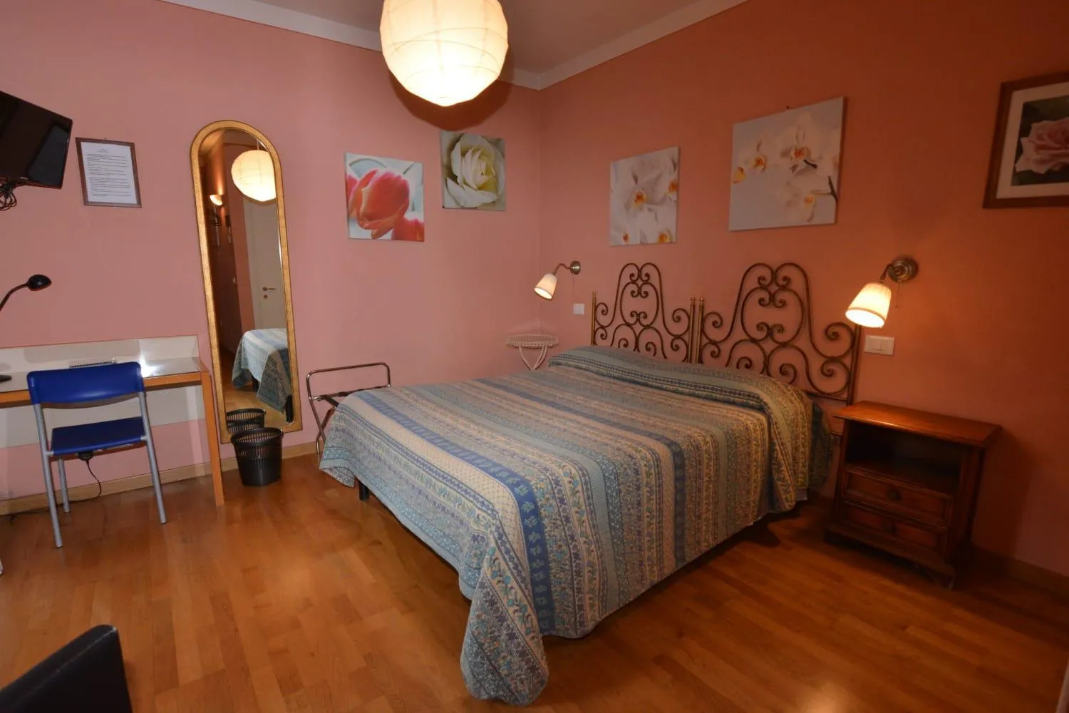 Photo of the whole room in Albergo Casa Al Sole