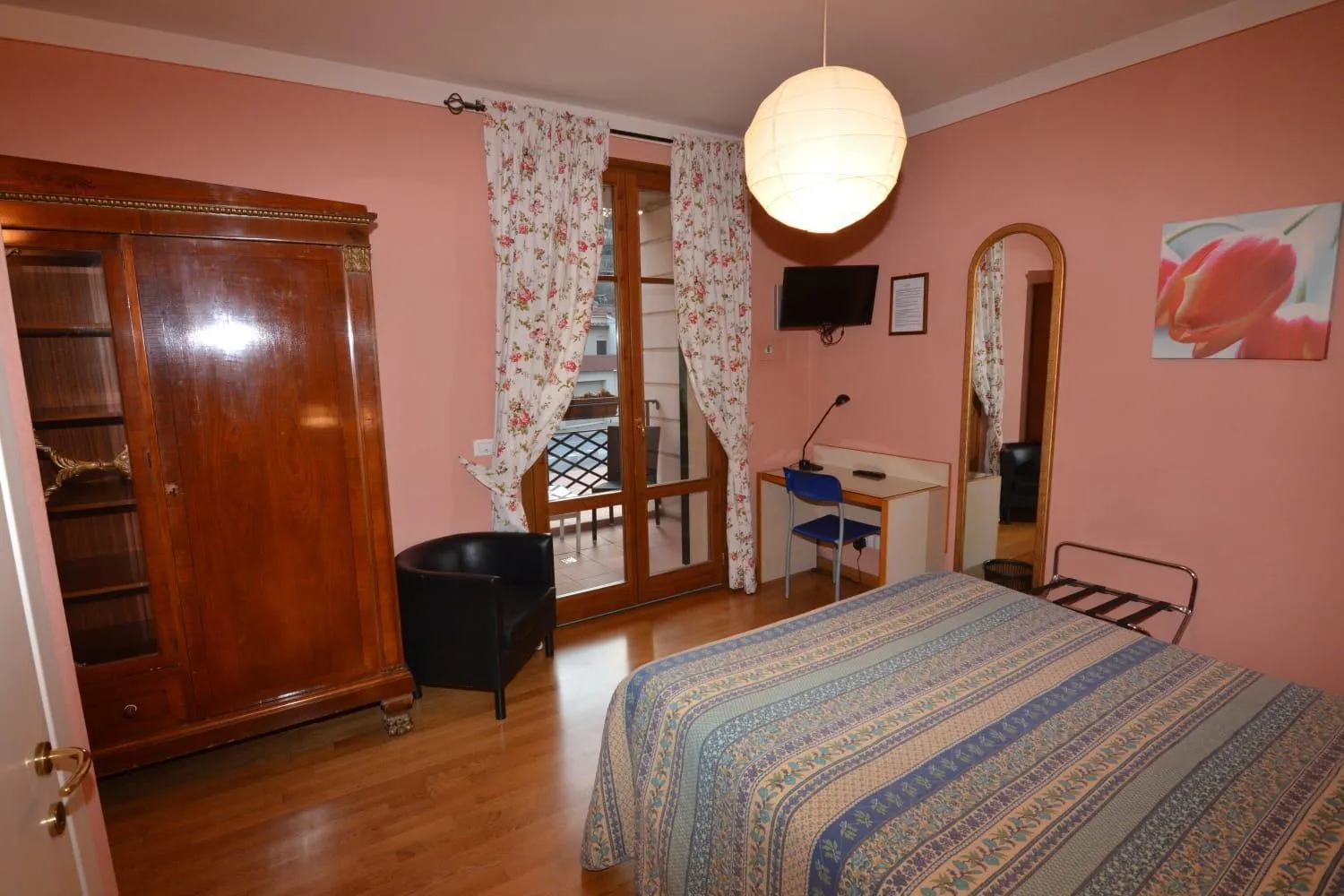 Photo of the whole room in Albergo Casa Al Sole