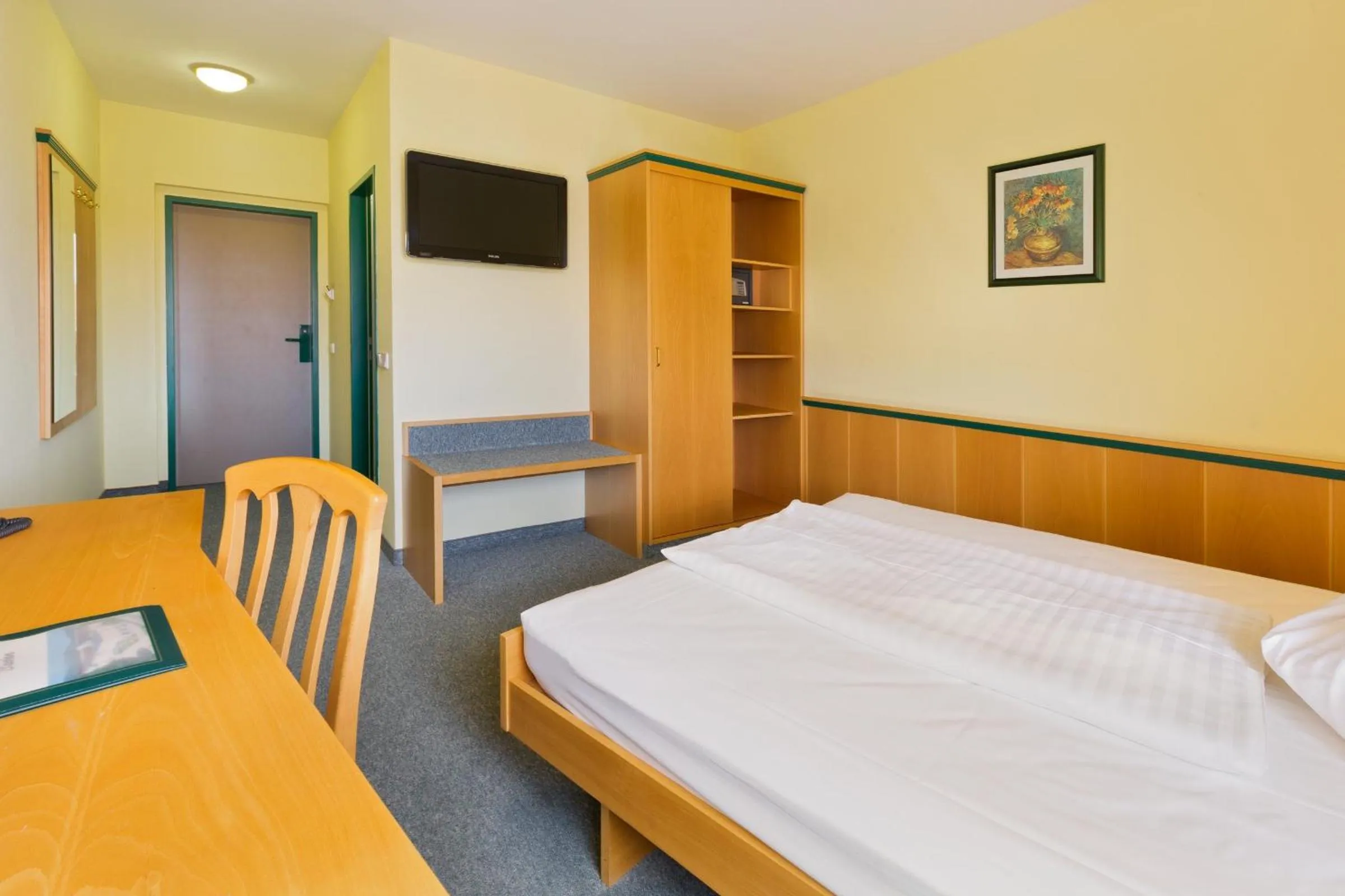 Single Room in Motel Baden