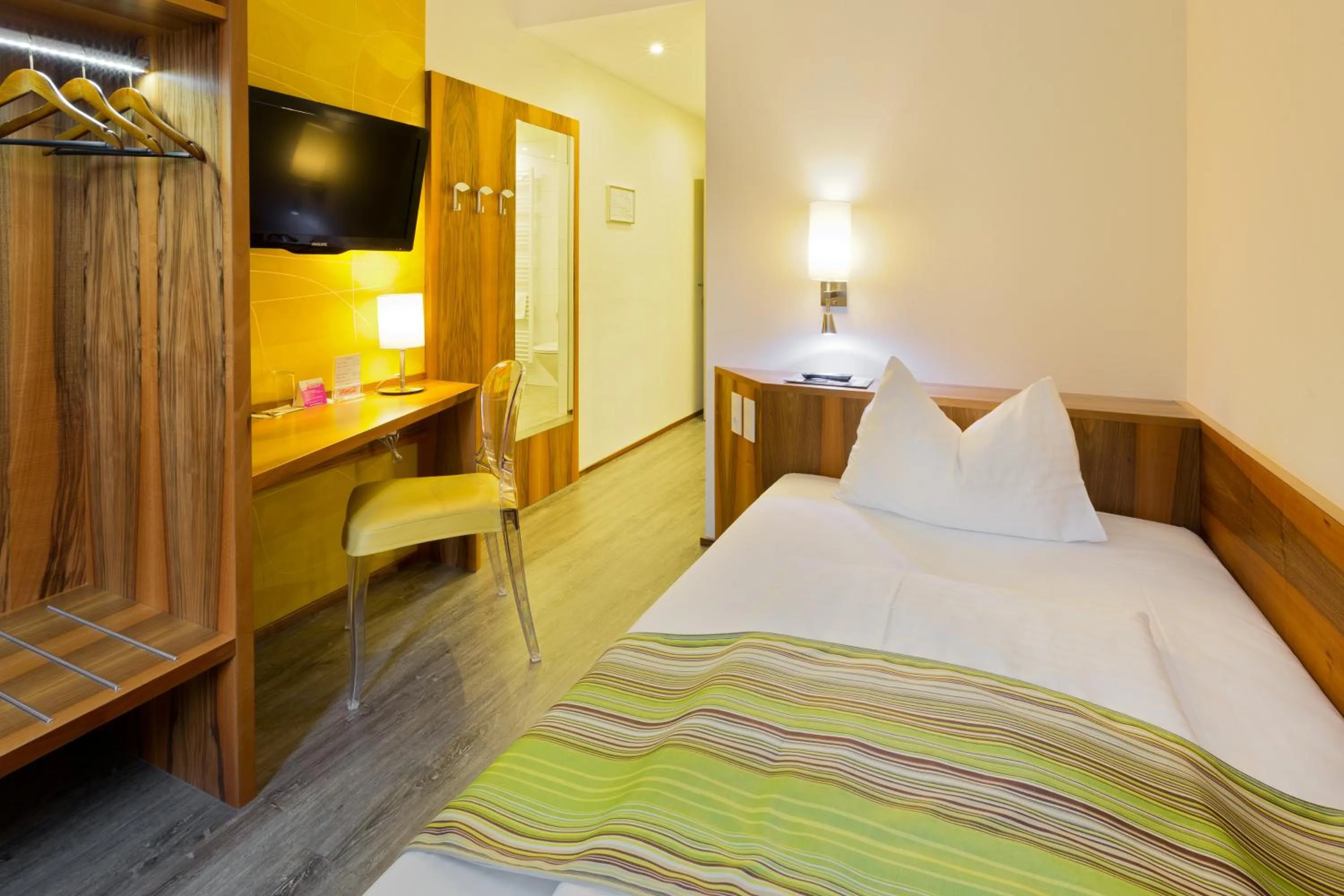 Photo of the whole room, Bed in Motel Baden