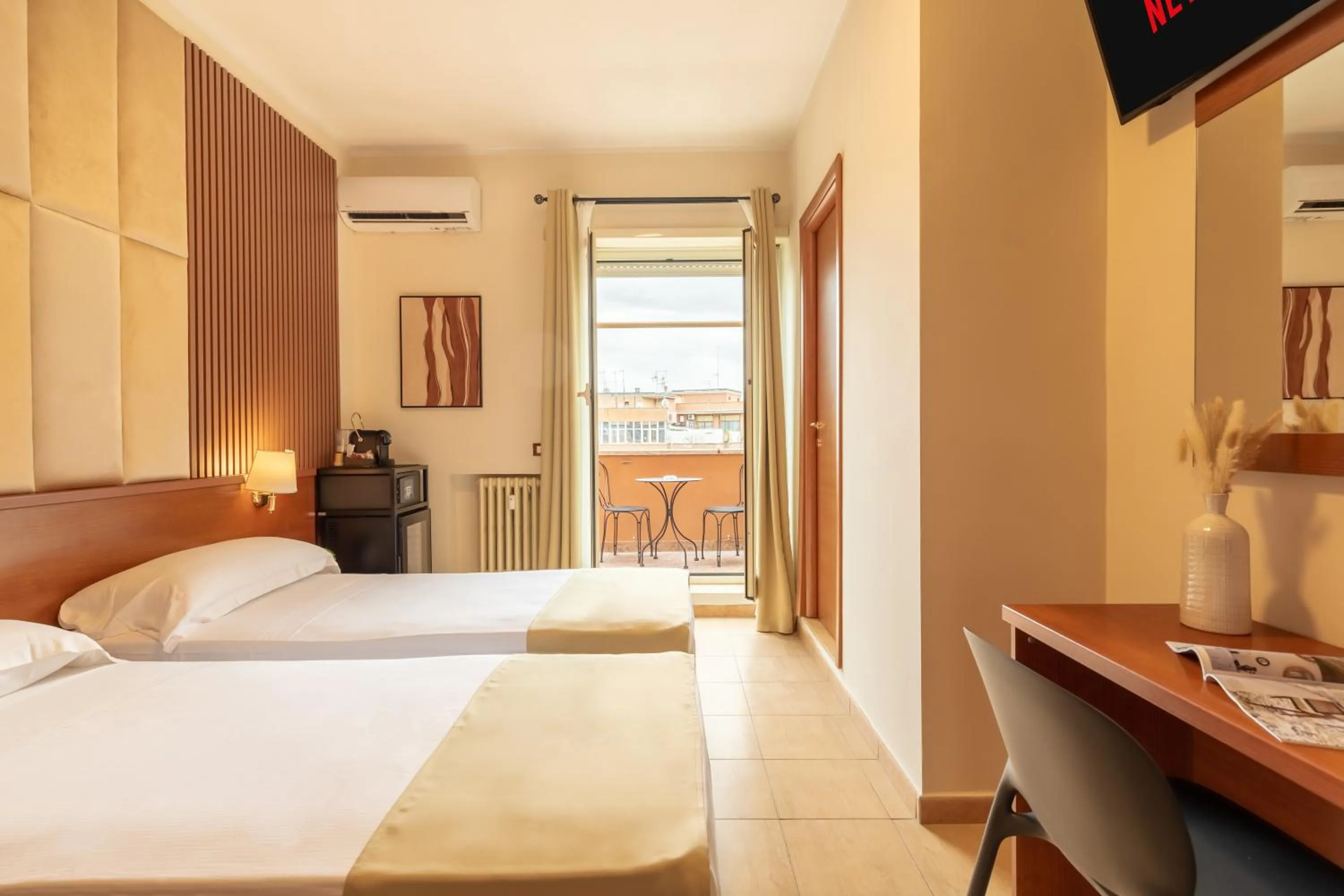 Bed in AlbaDomus Affittacamere o GuestHouse