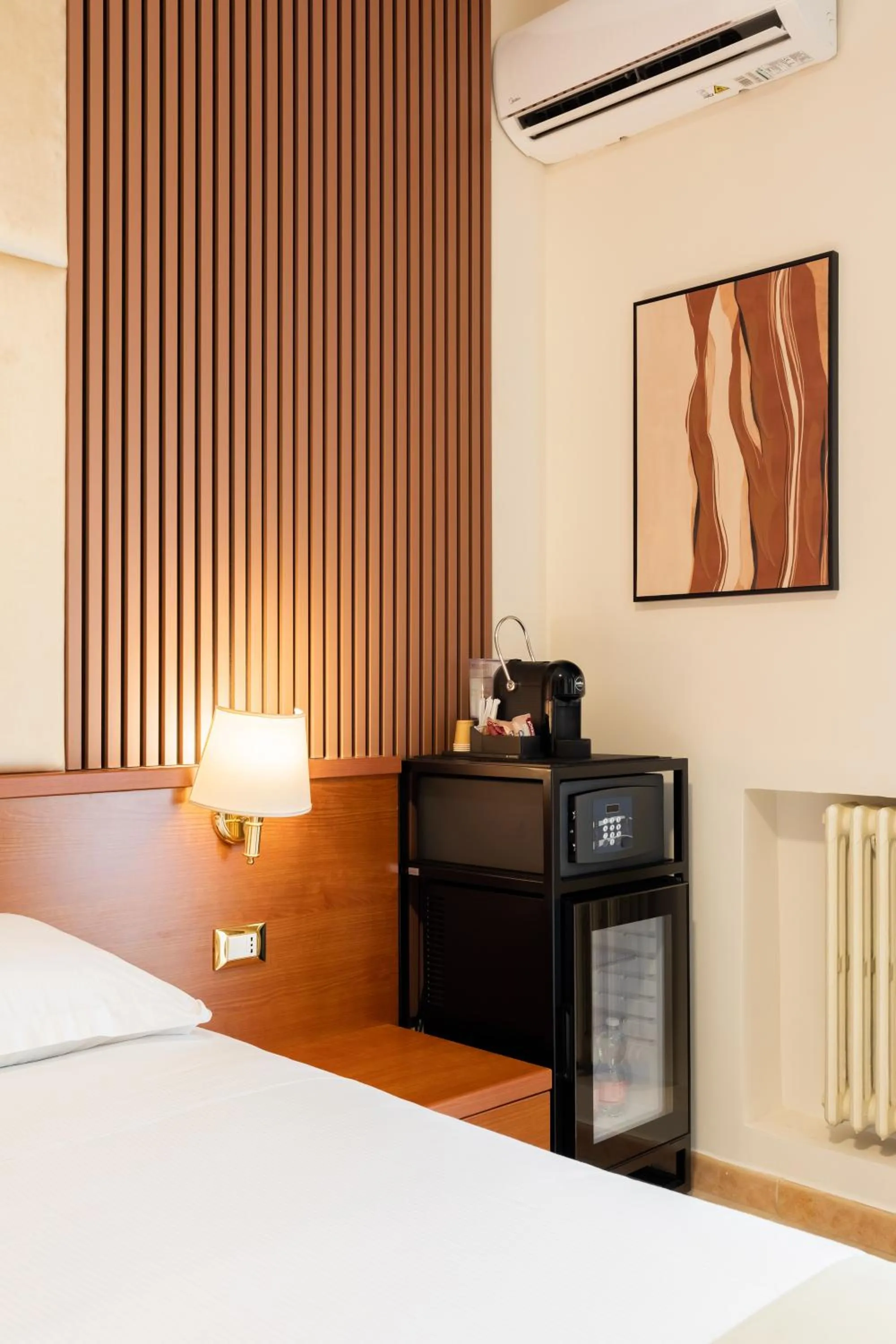 Coffee/tea facilities, Bed in AlbaDomus Affittacamere o GuestHouse