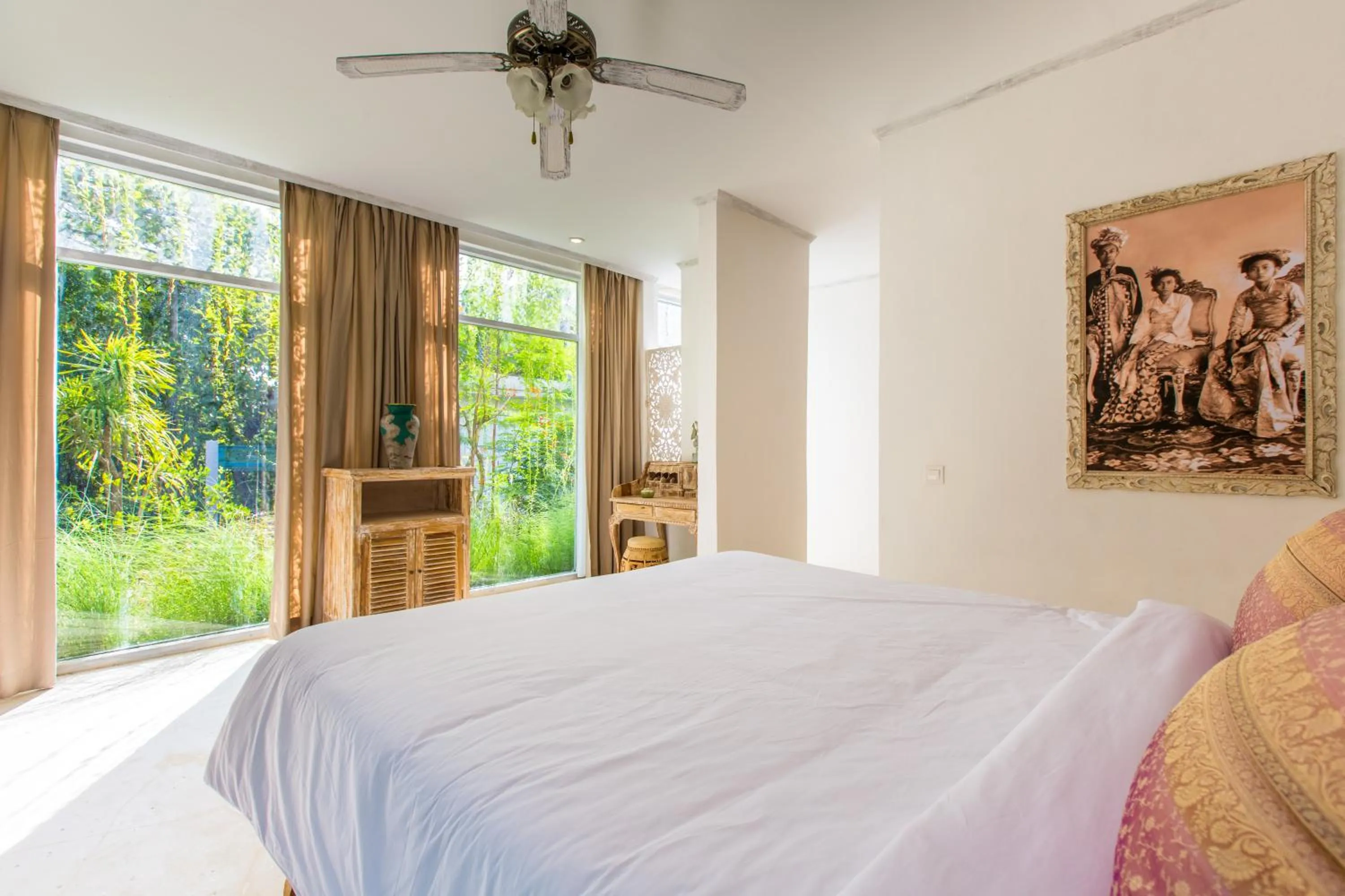 Photo of the whole room, Bed in BoHo Bingin Beach Bali