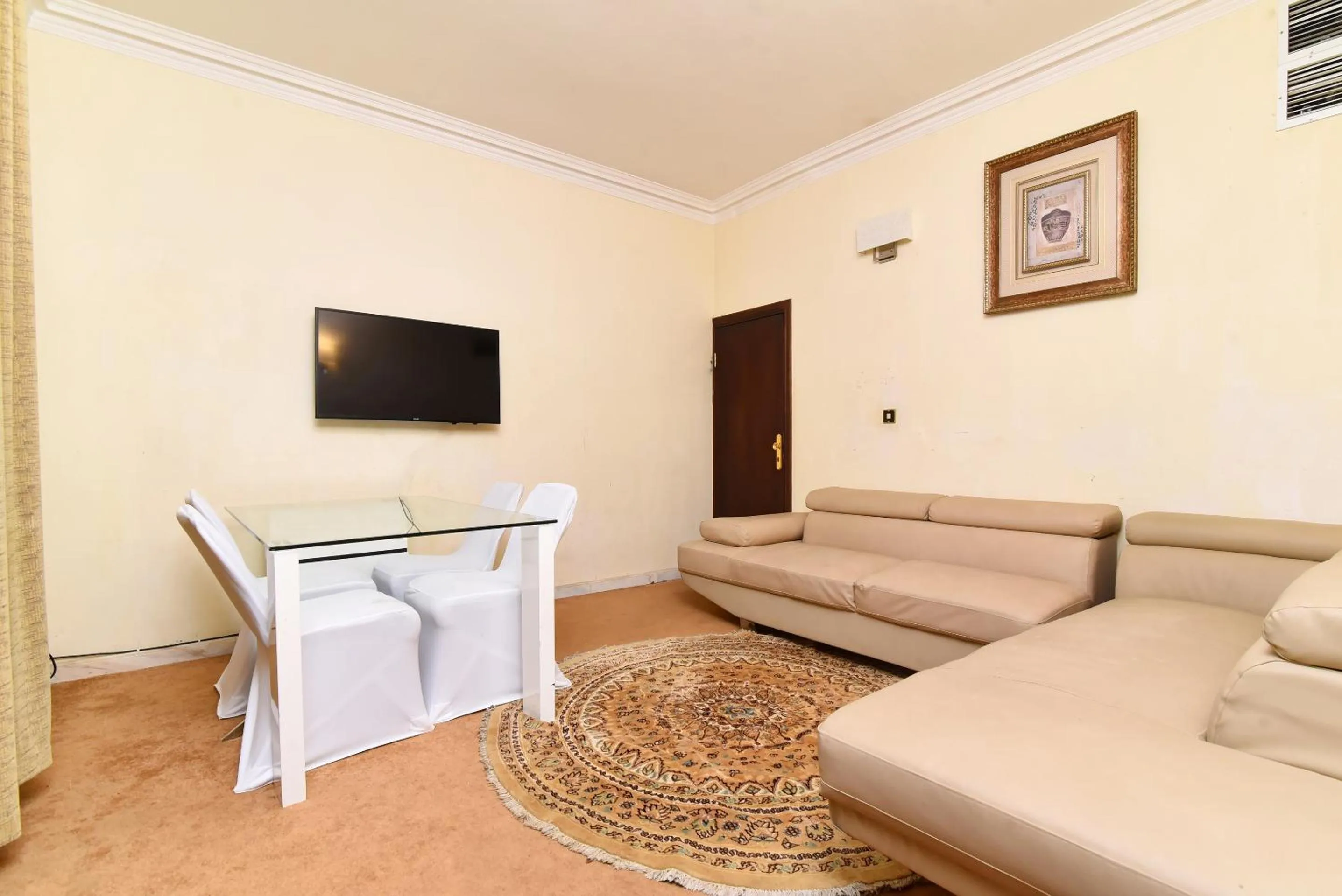 Living room, Seating Area in Capital O 419 Al Safeer Hotel