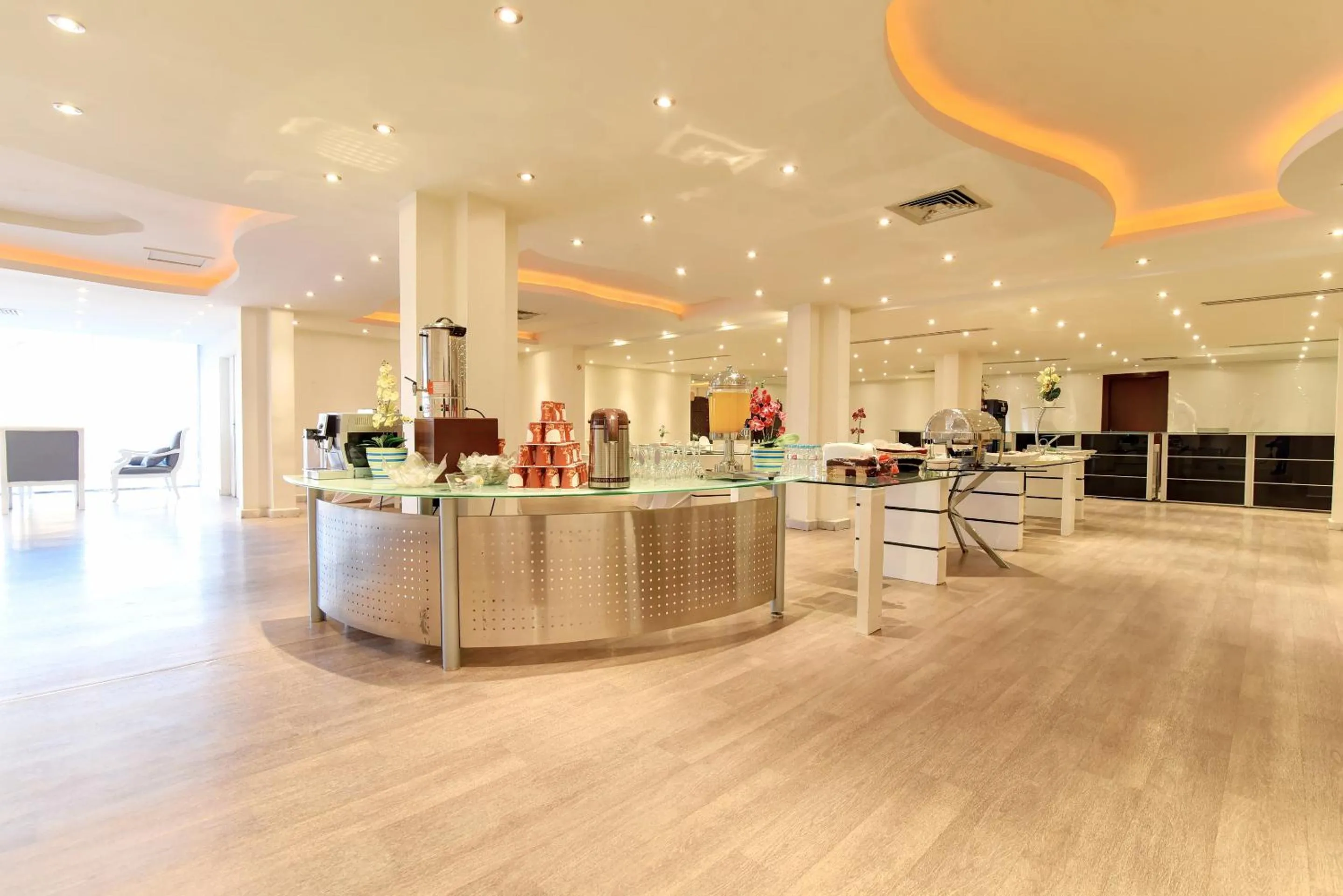 Lobby or reception in Capital O 419 Al Safeer Hotel