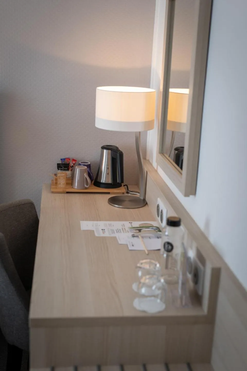 Bedroom in Best Western Plus Le Roof Vannes Bord de Mer