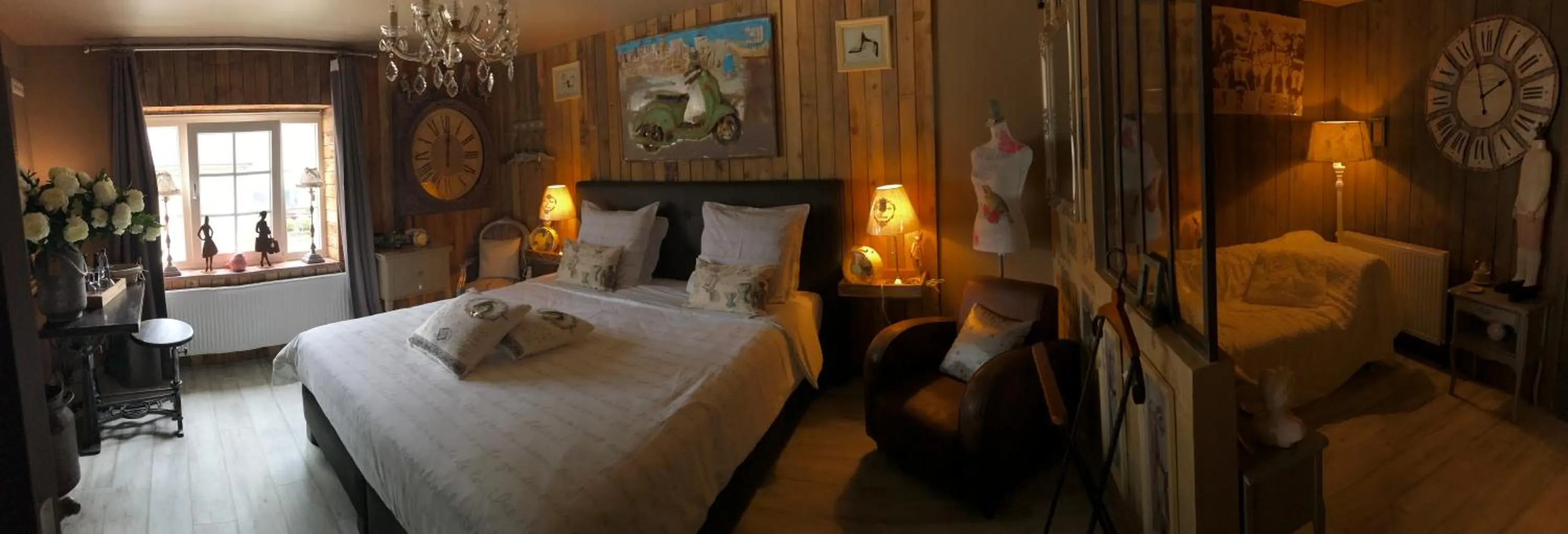 Photo of the whole room, Bed in Le Relais de Chassepierre