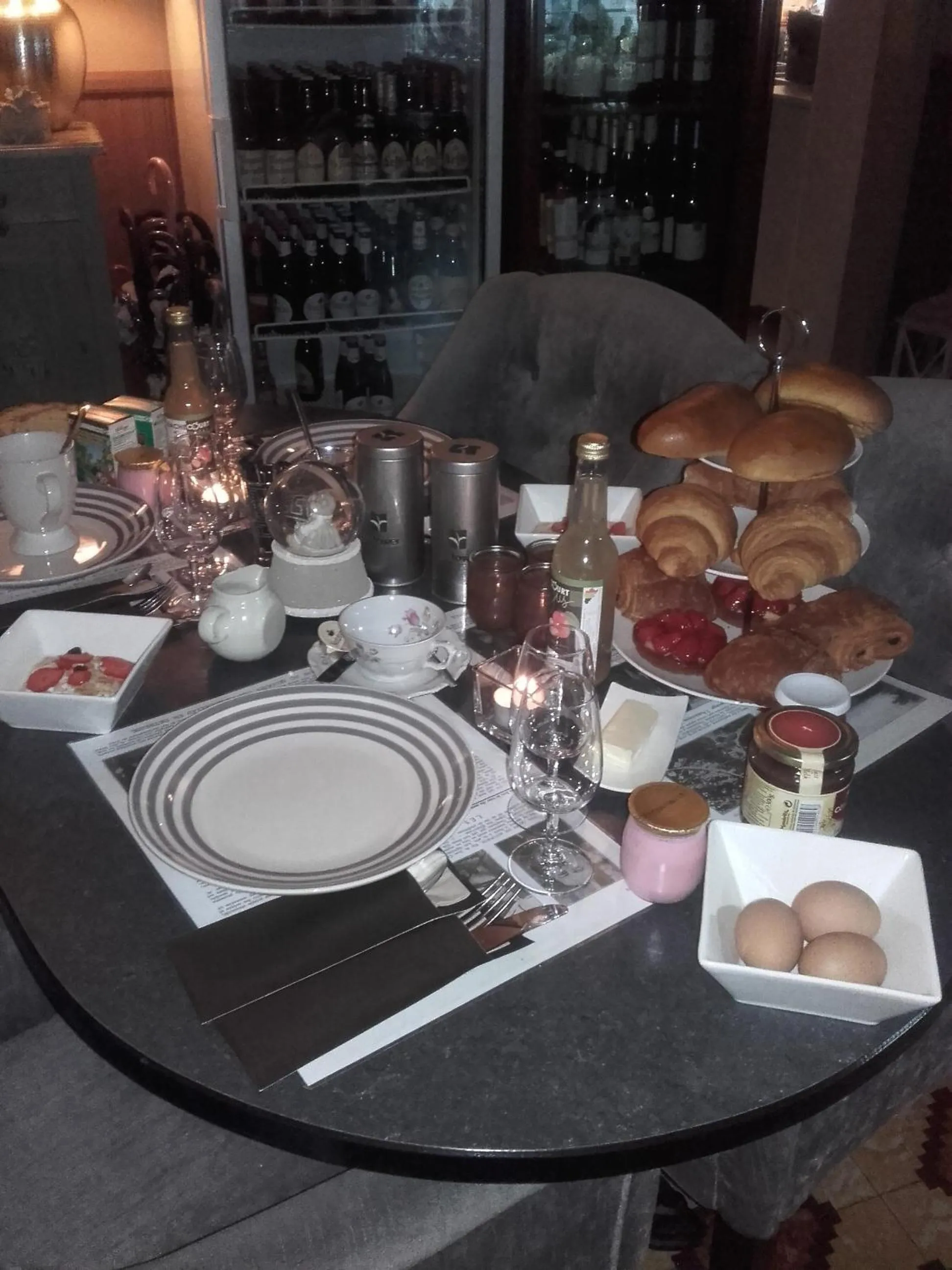 Continental breakfast in Le Relais de Chassepierre