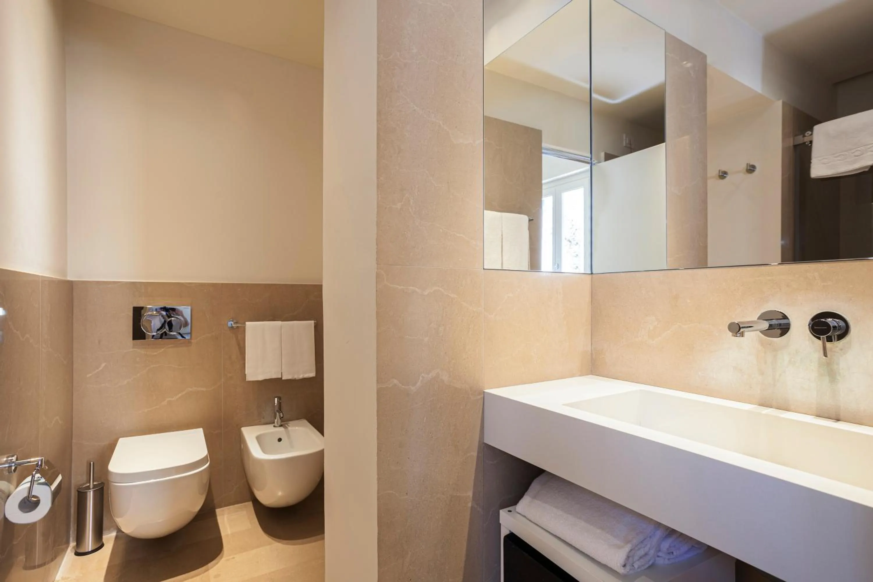 Shower in Giardini Mon Plaisir