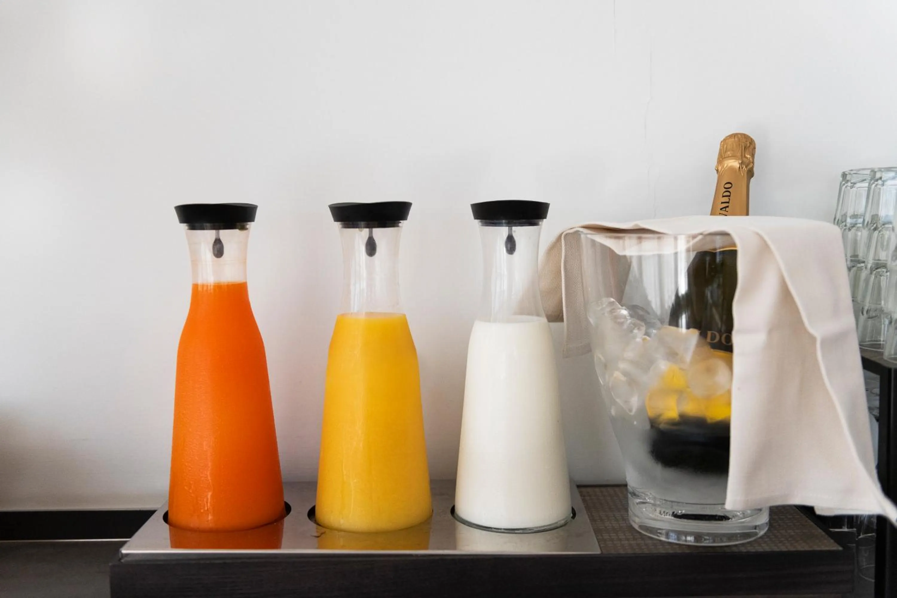 Breakfast in Hotel International