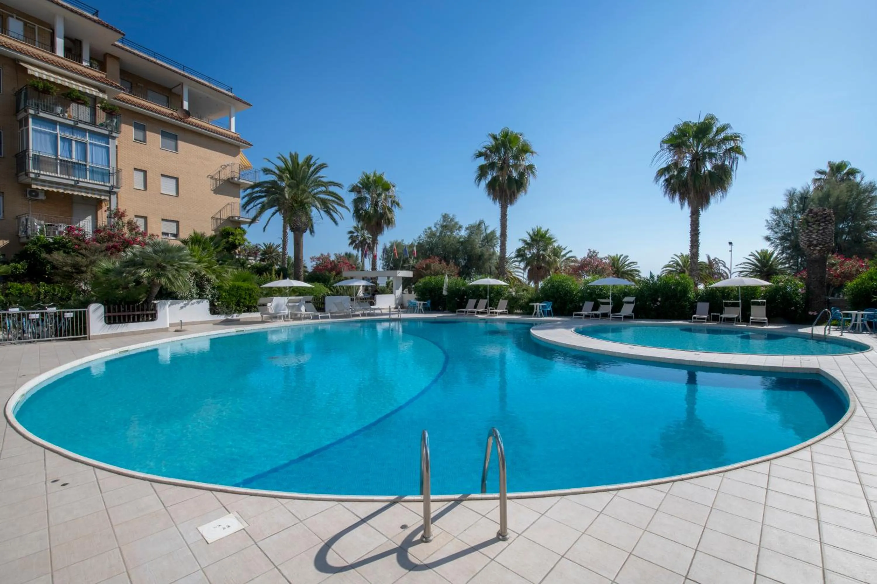 Swimming pool in Hotel International