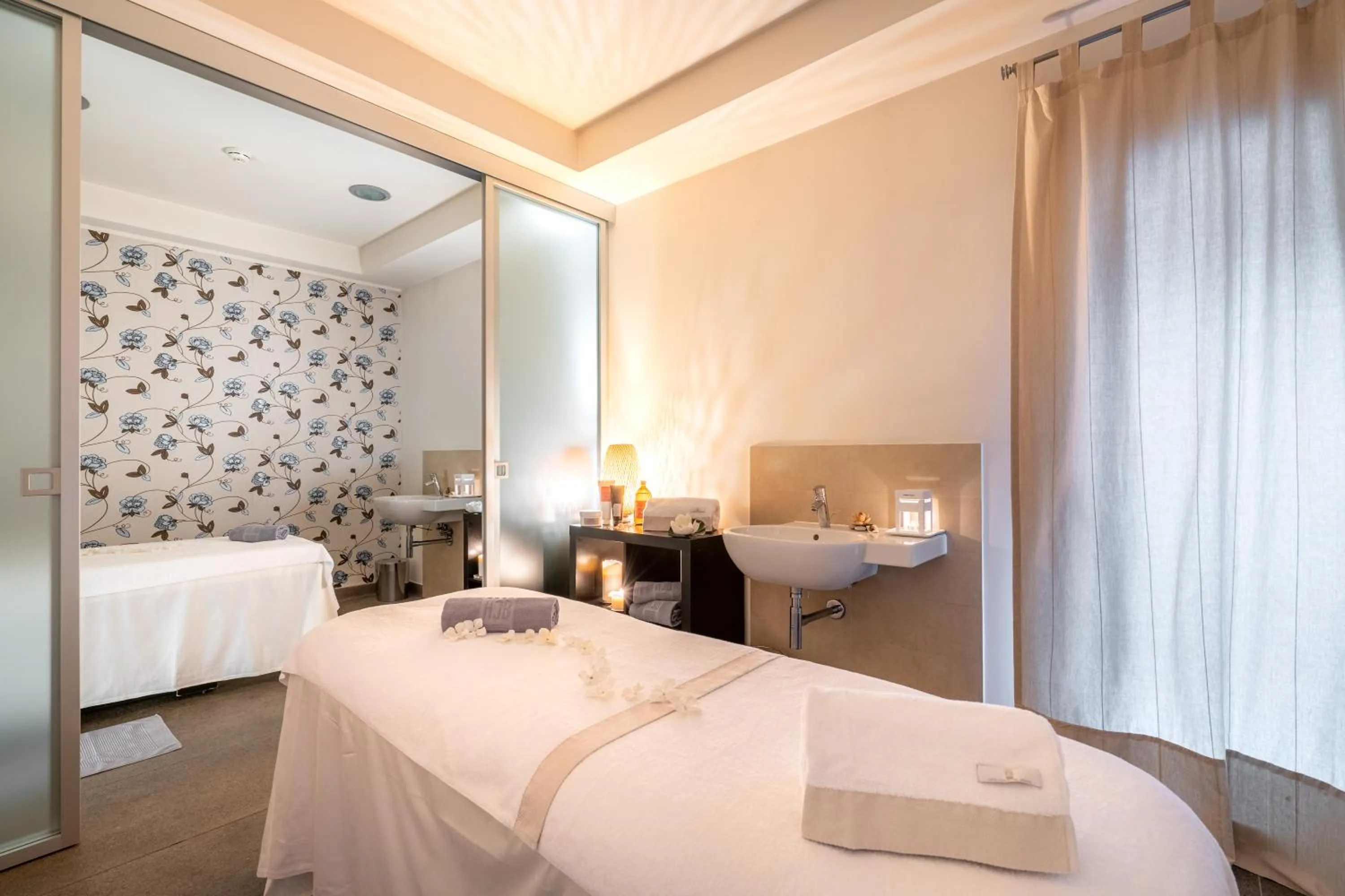 Massage, Bed in Hotel Chalet Del Brenta