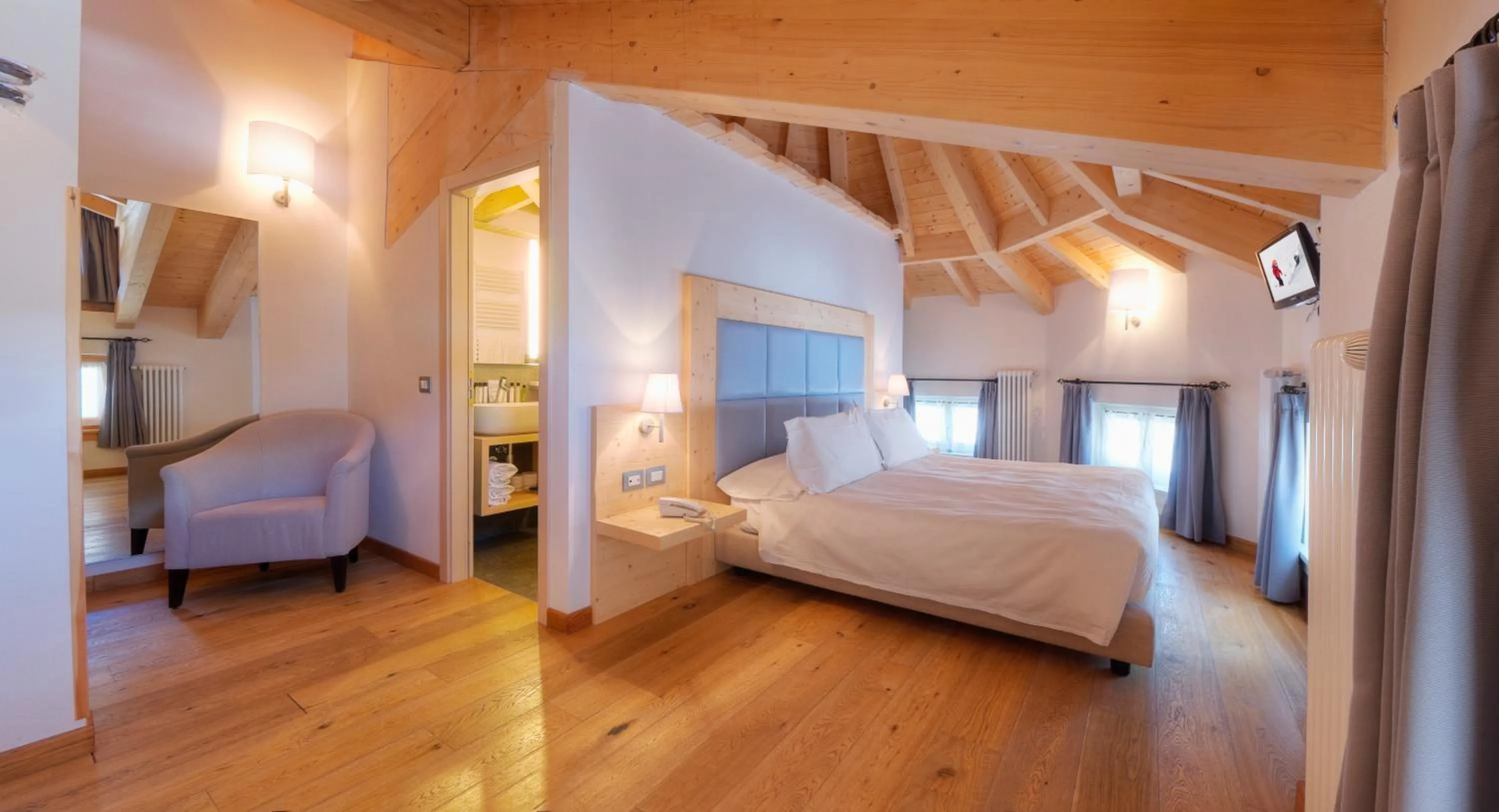 Bedroom, Bed in Hotel Chalet Del Brenta