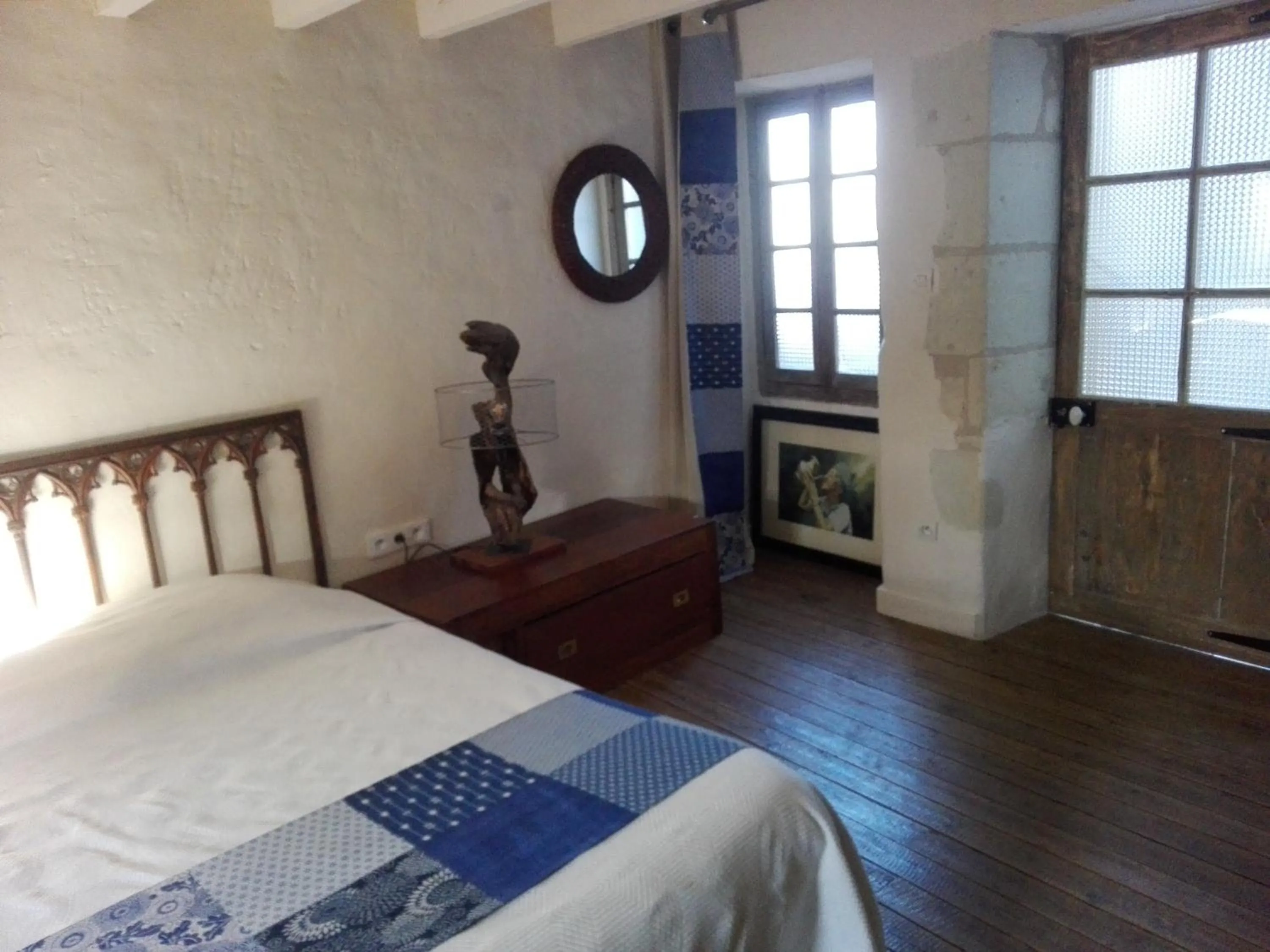 Photo of the whole room, Bed in La Motelle N 5