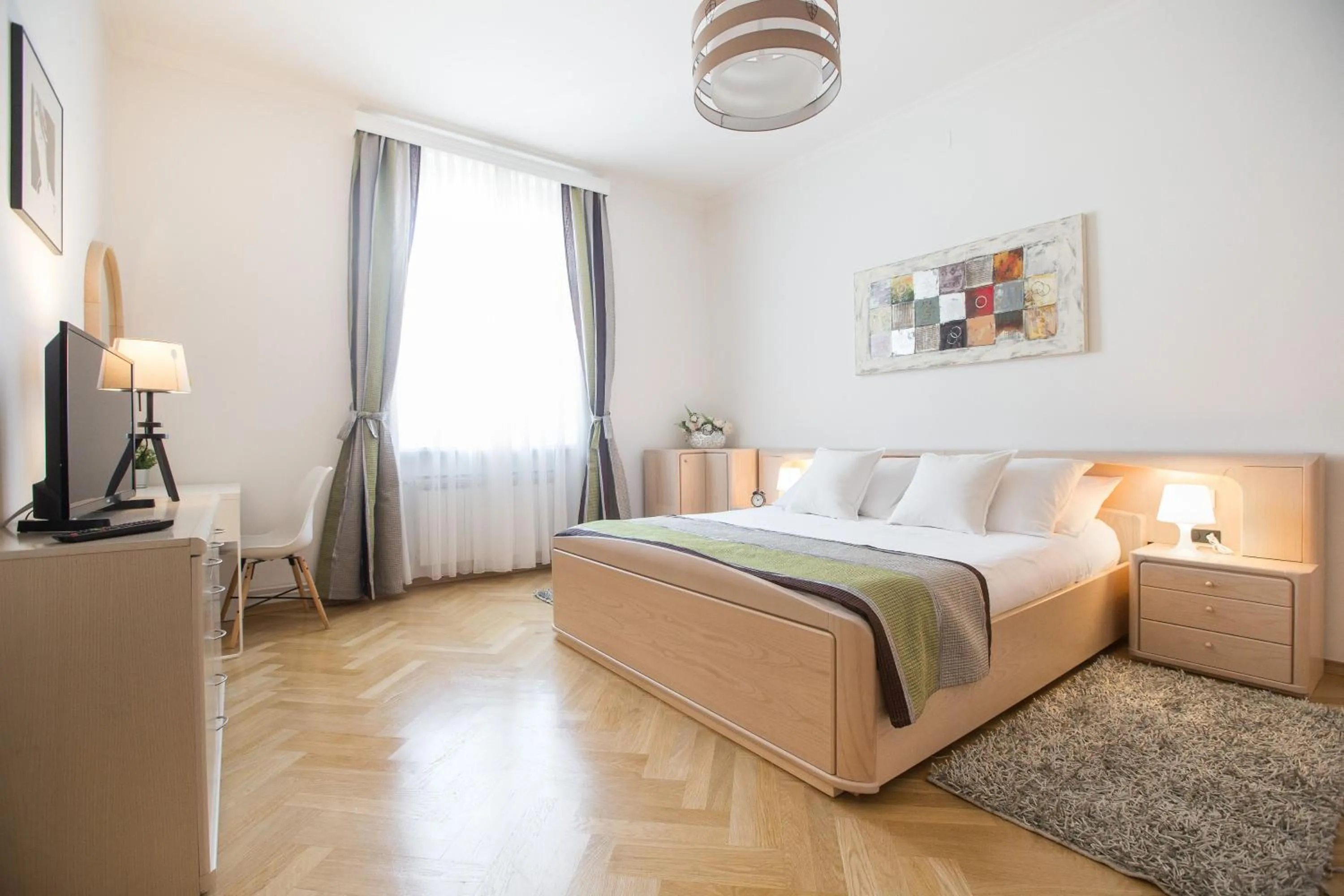 Angela Main Street Luxury Oasis & Free parking