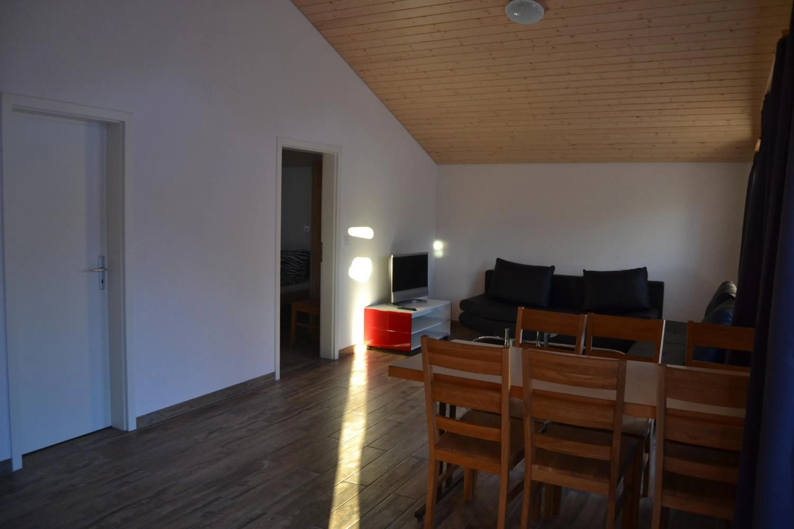 Dining area in Swiss Chalet Holidays Ringgenberg