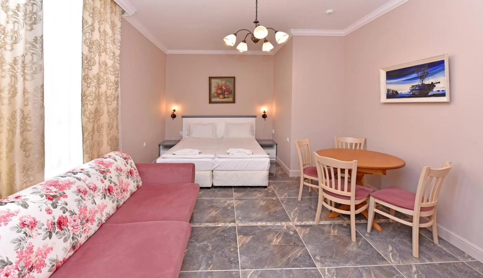 Bed in Sirena Palace Family Hotel