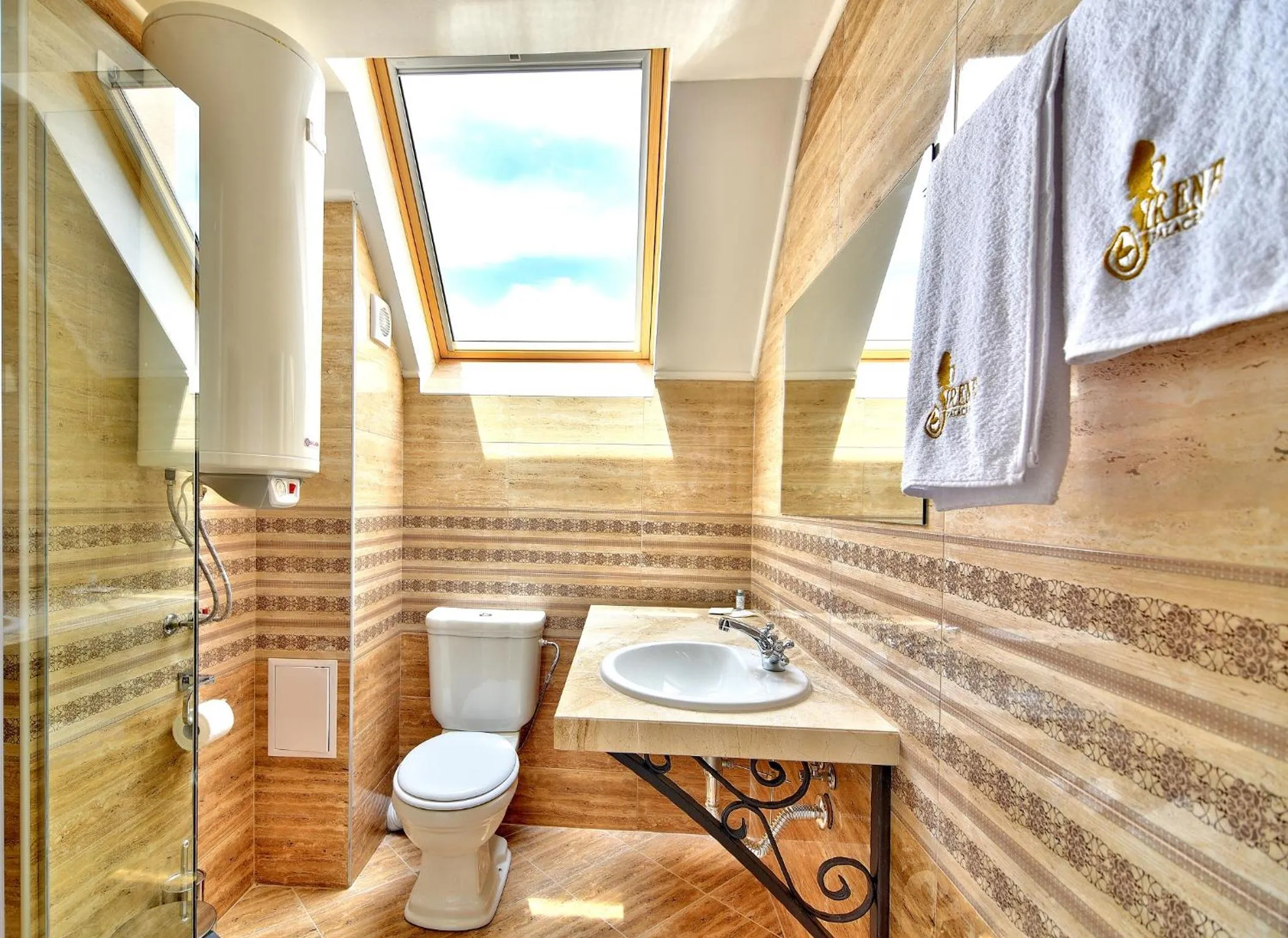 Shower in Sirena Palace Family Hotel